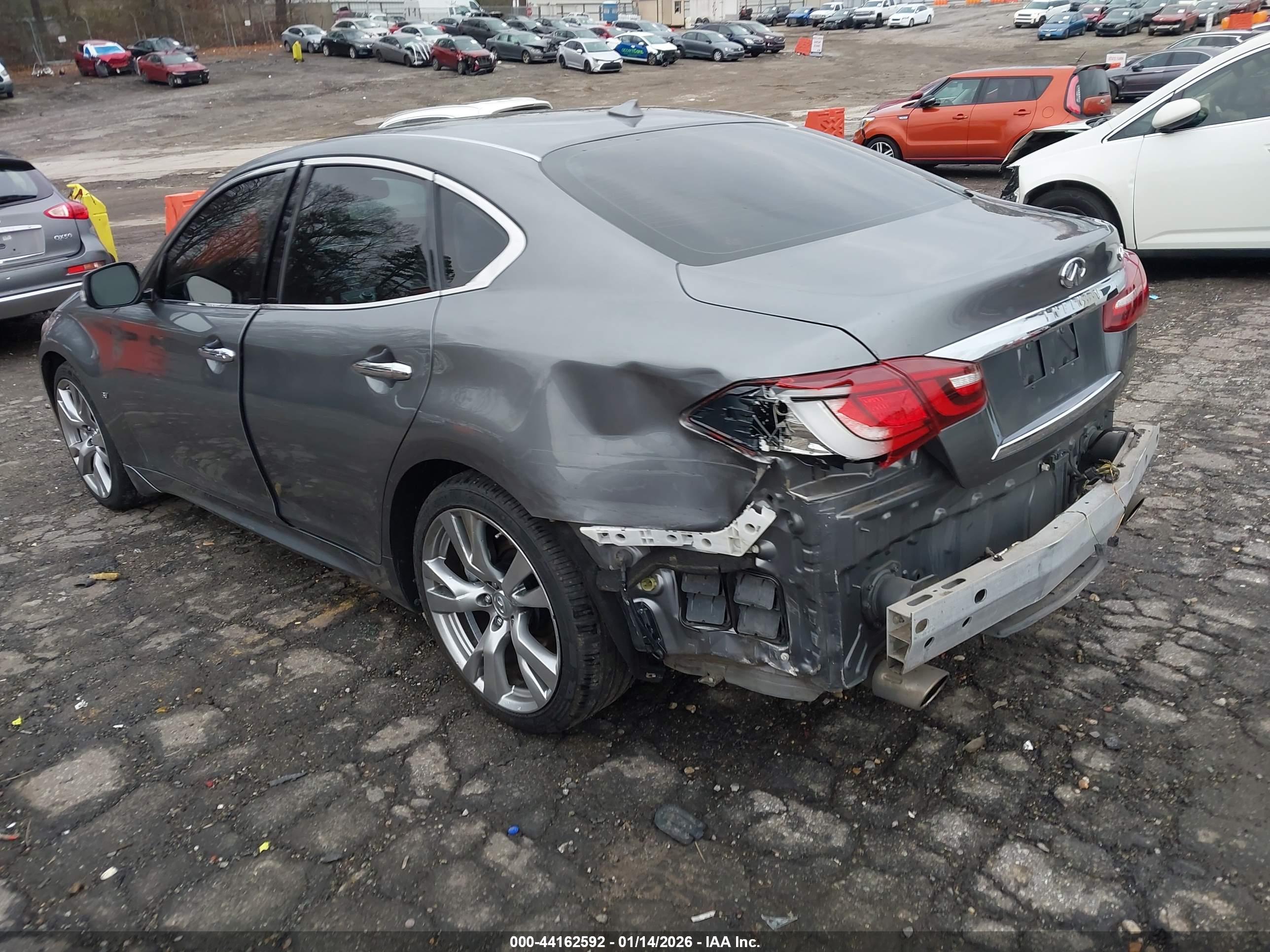 INFINITI Q70 image 3