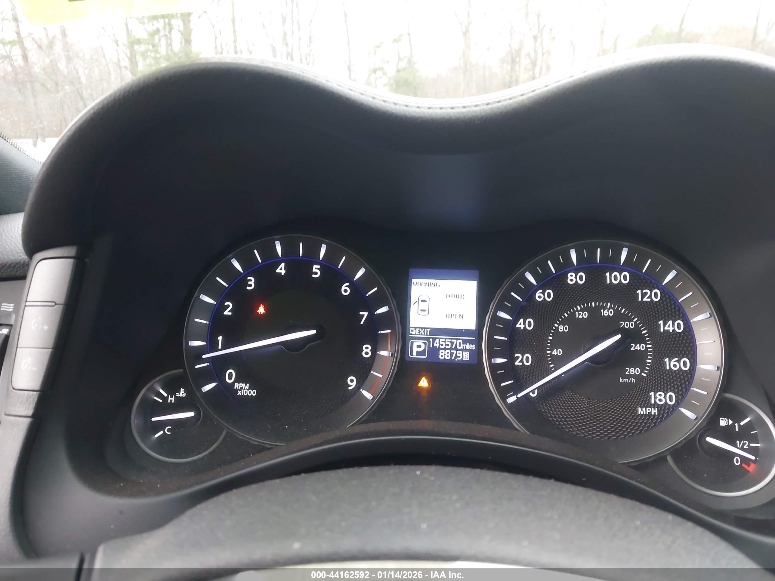 INFINITI Q70 image 7