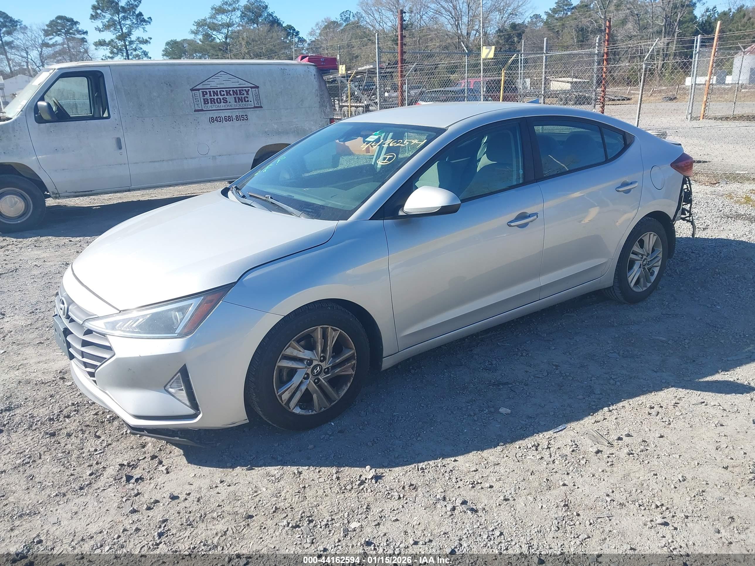 HYUNDAI ELANTRA image 2