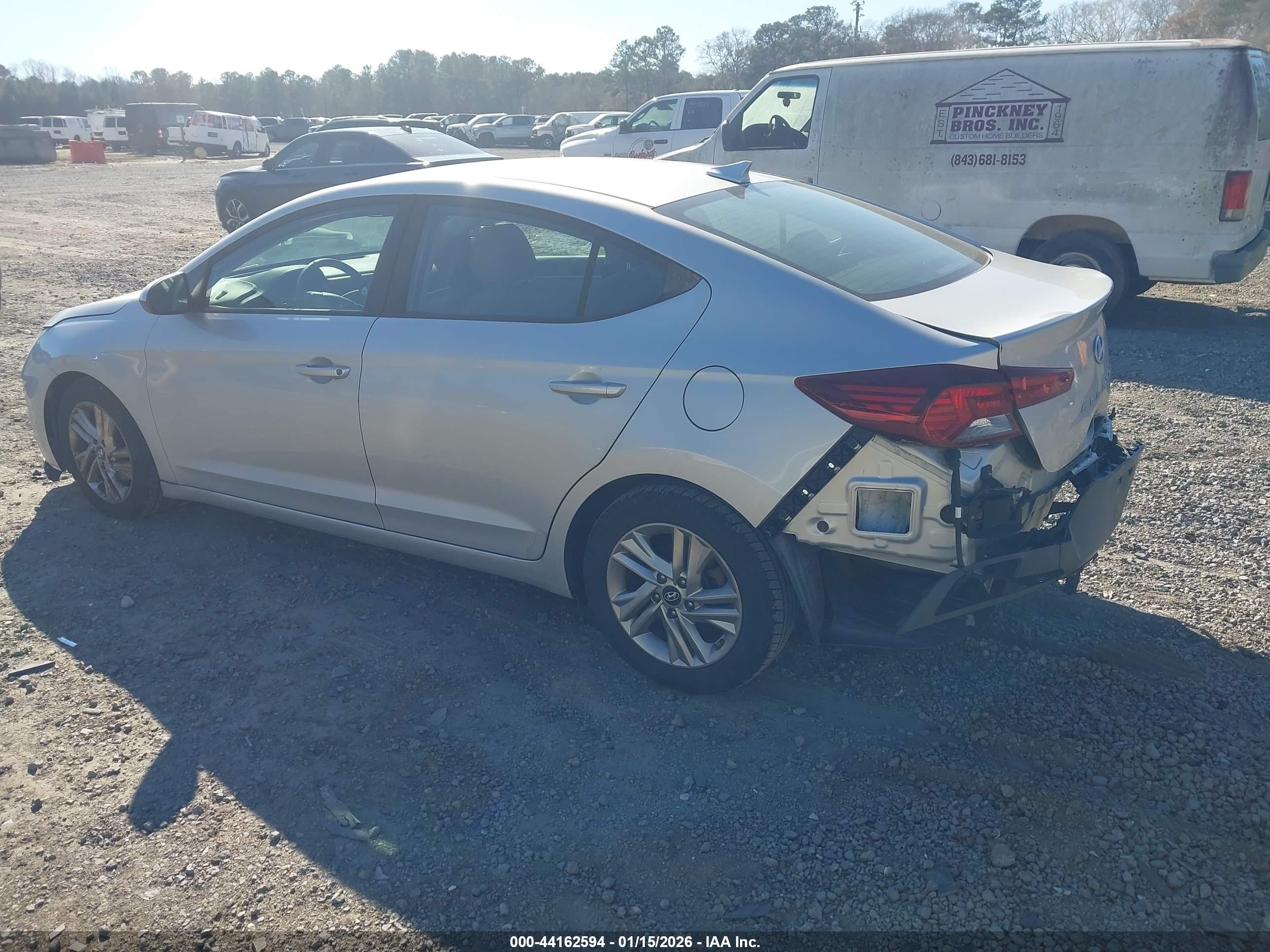 HYUNDAI ELANTRA image 6