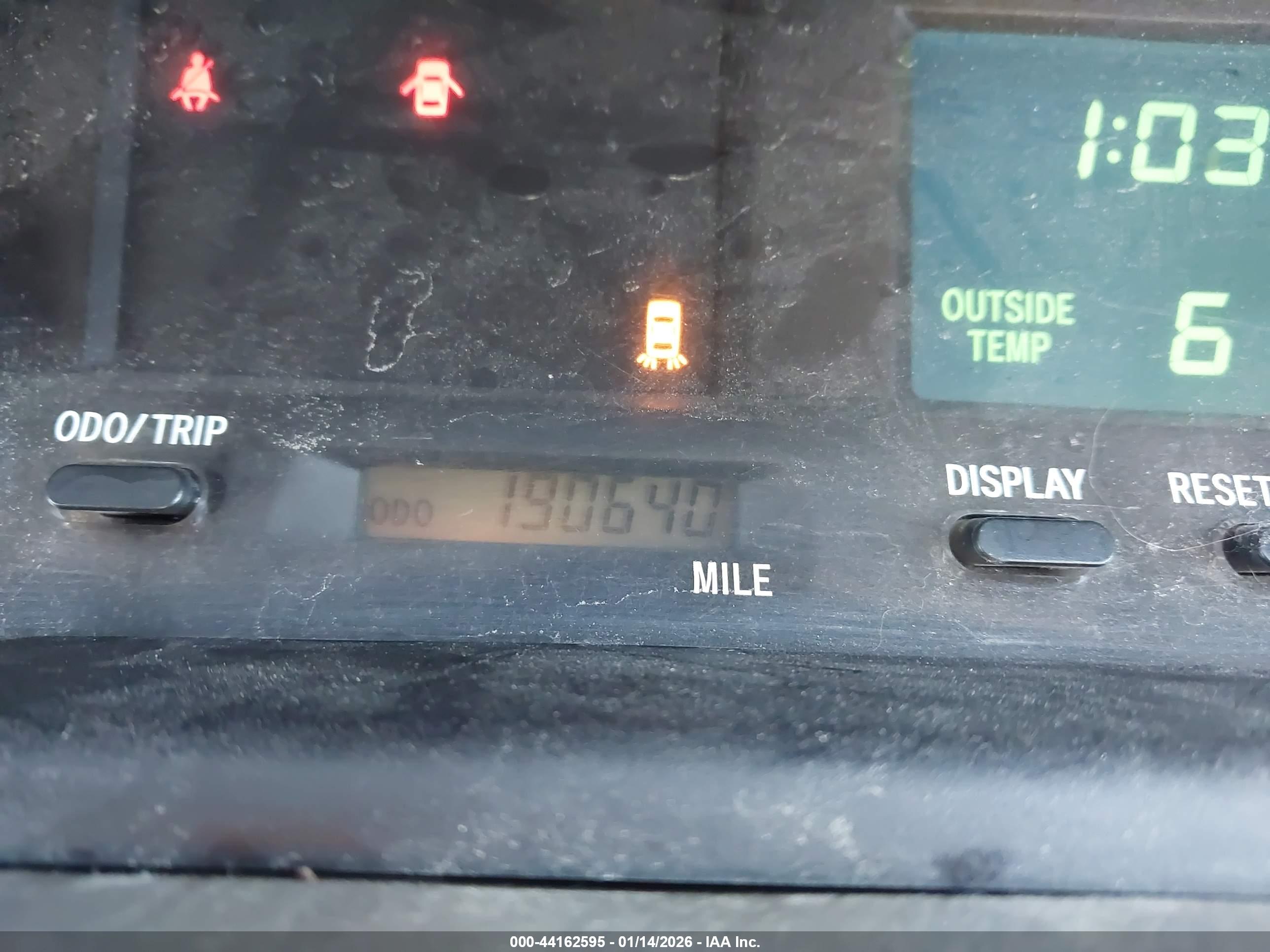 TOYOTA AVALON image 7