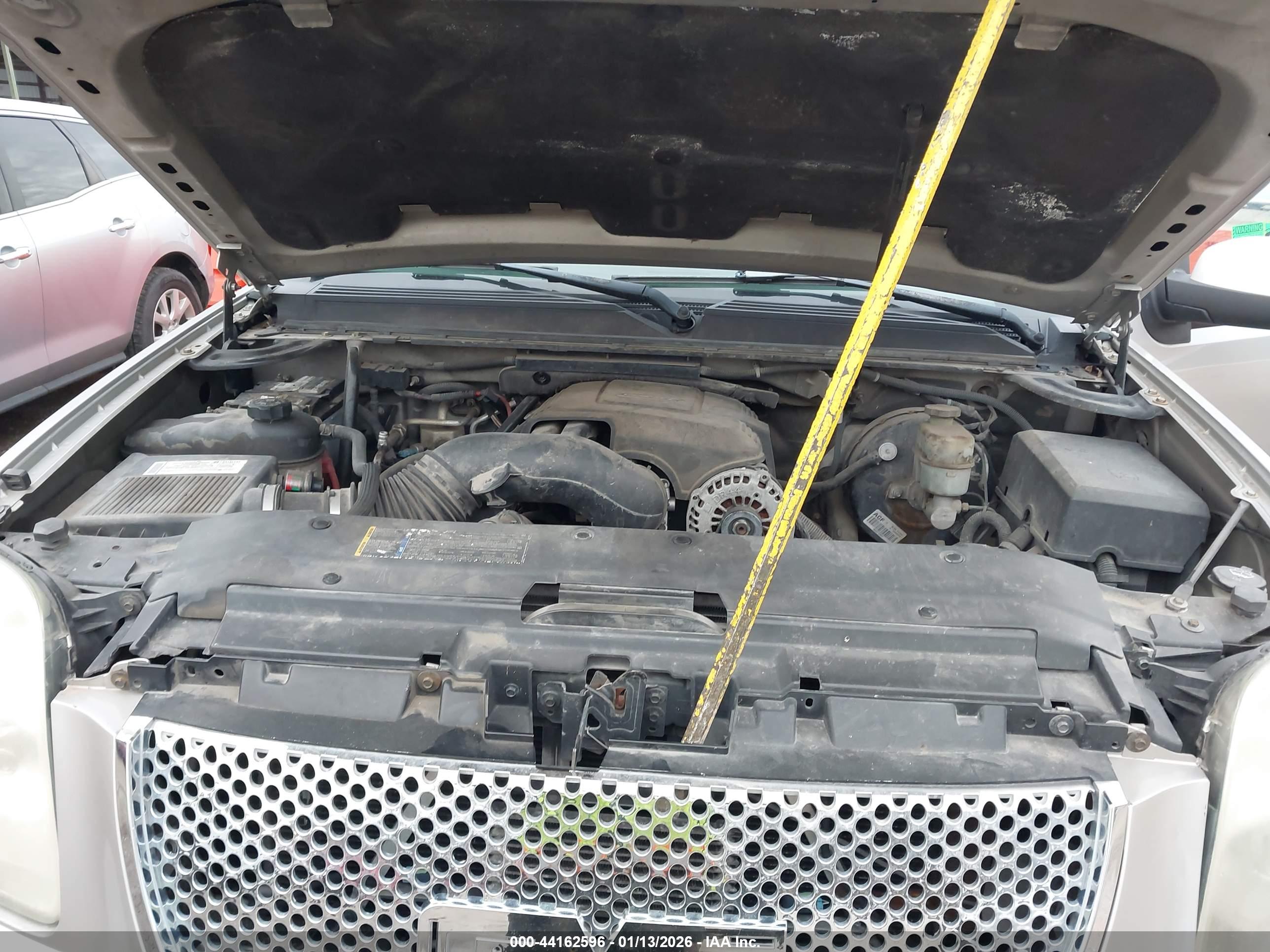 GMC YUKON image 10