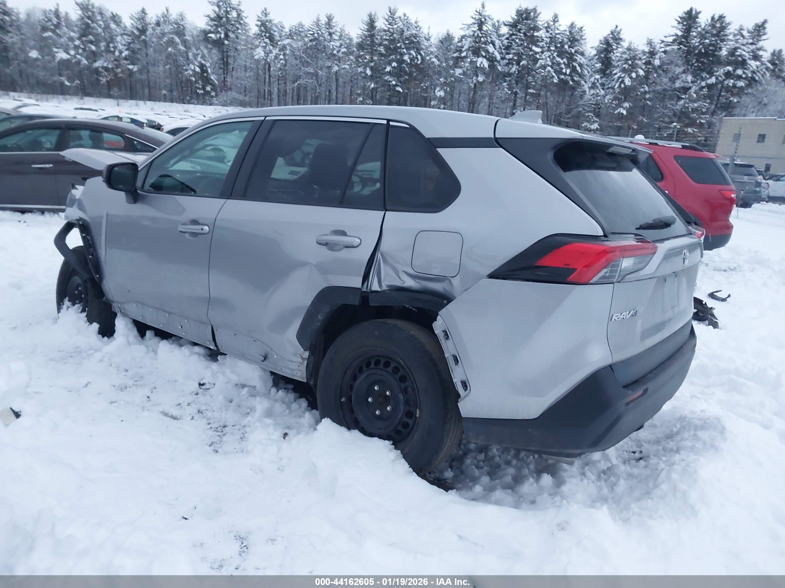 TOYOTA RAV4 image 3