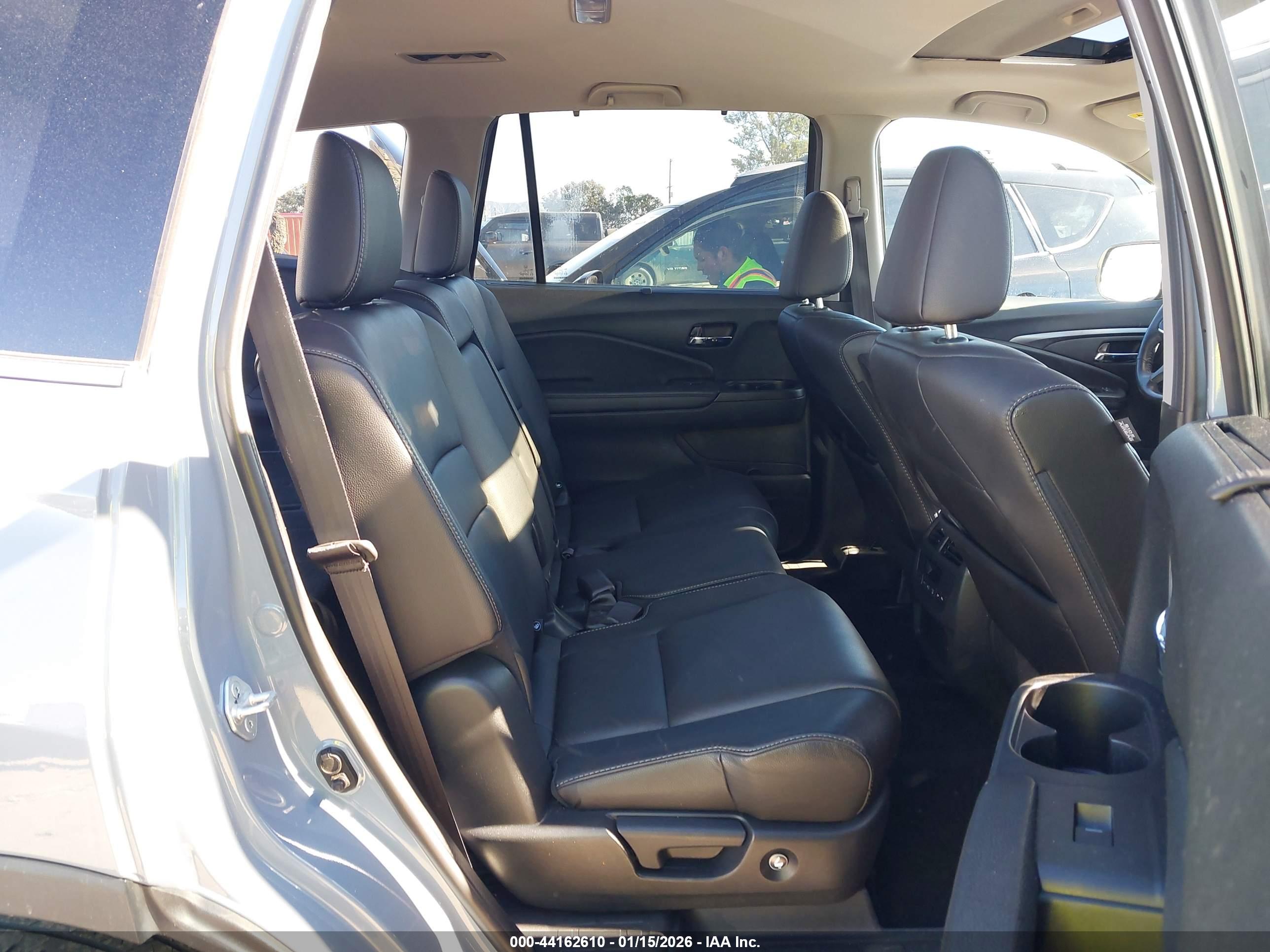 HONDA PILOT image 8