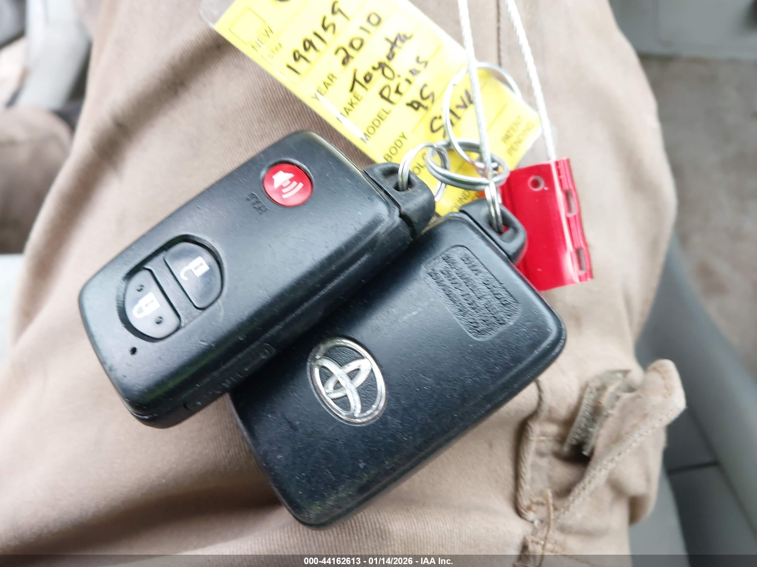 TOYOTA PRIUS image 11