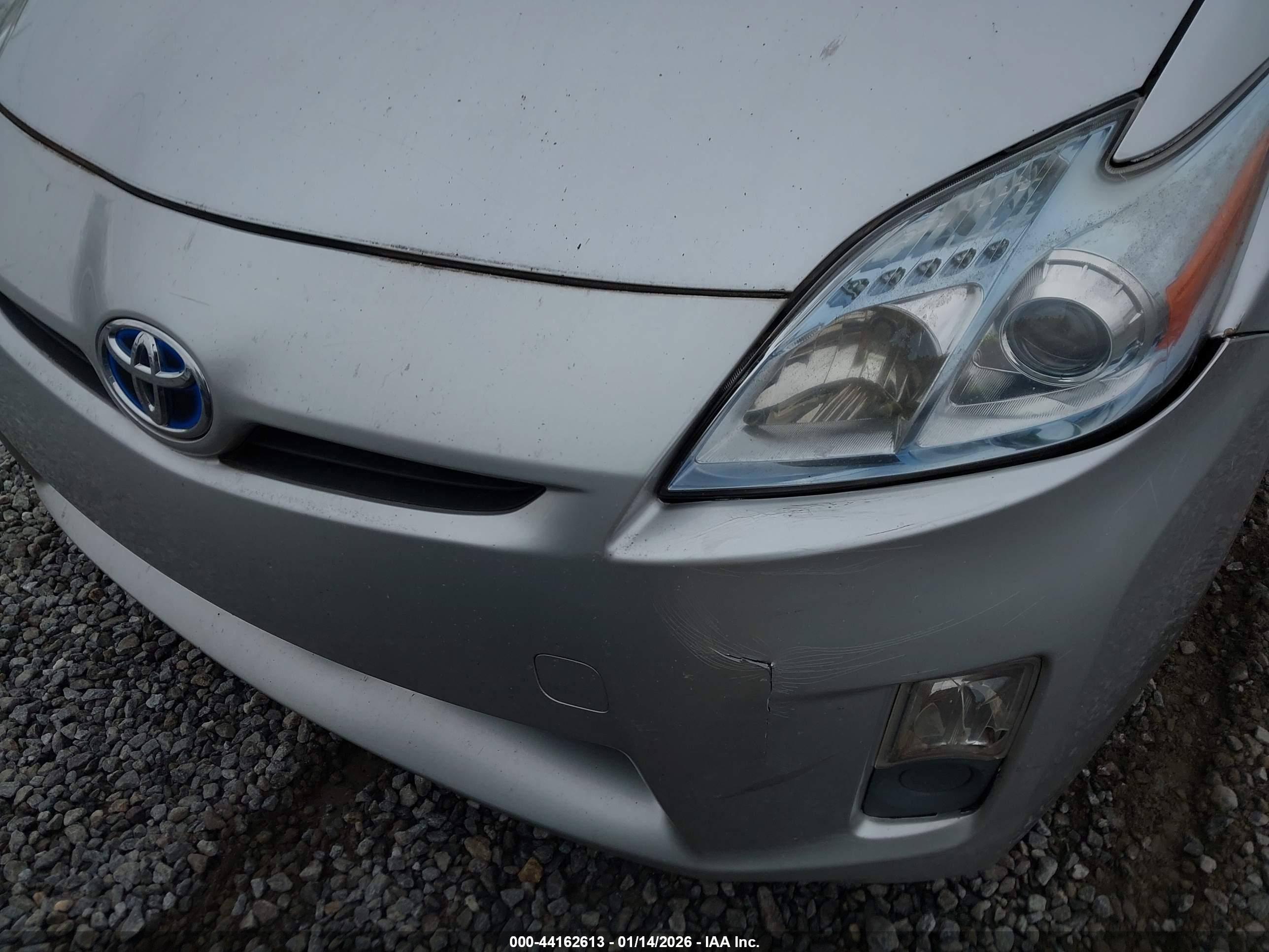 TOYOTA PRIUS image 6