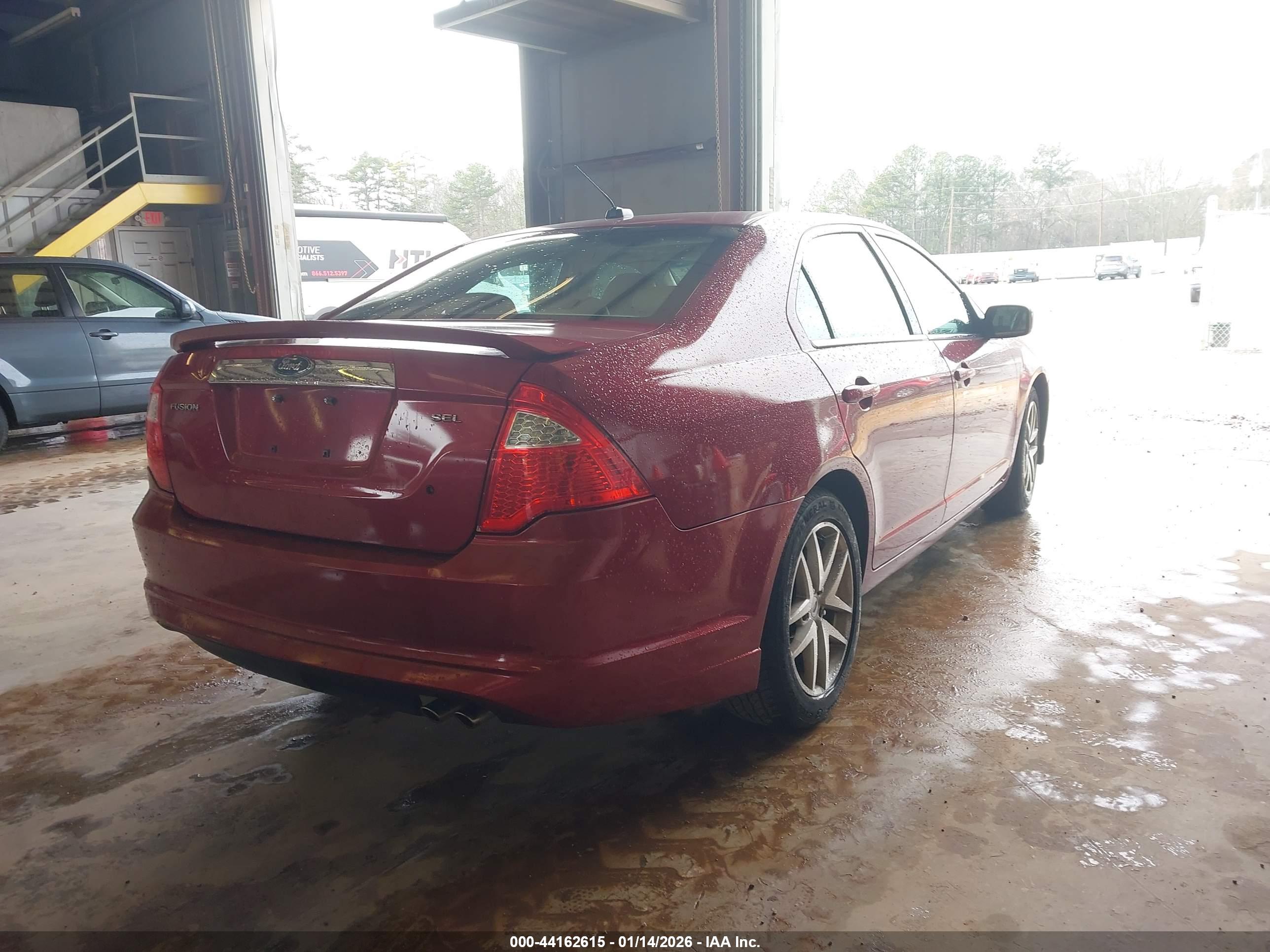 FORD FUSION image 4