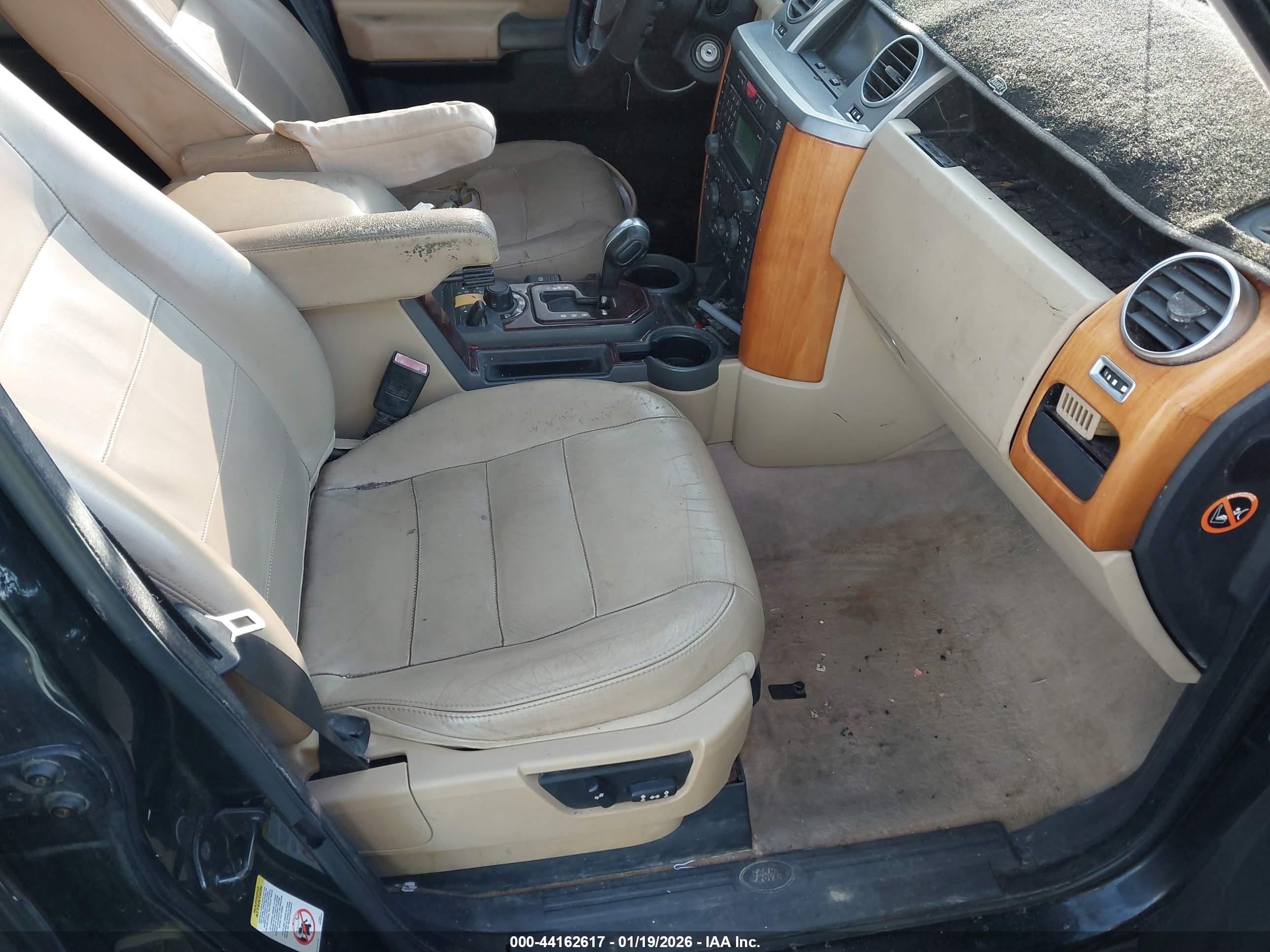 LAND ROVER image 5
