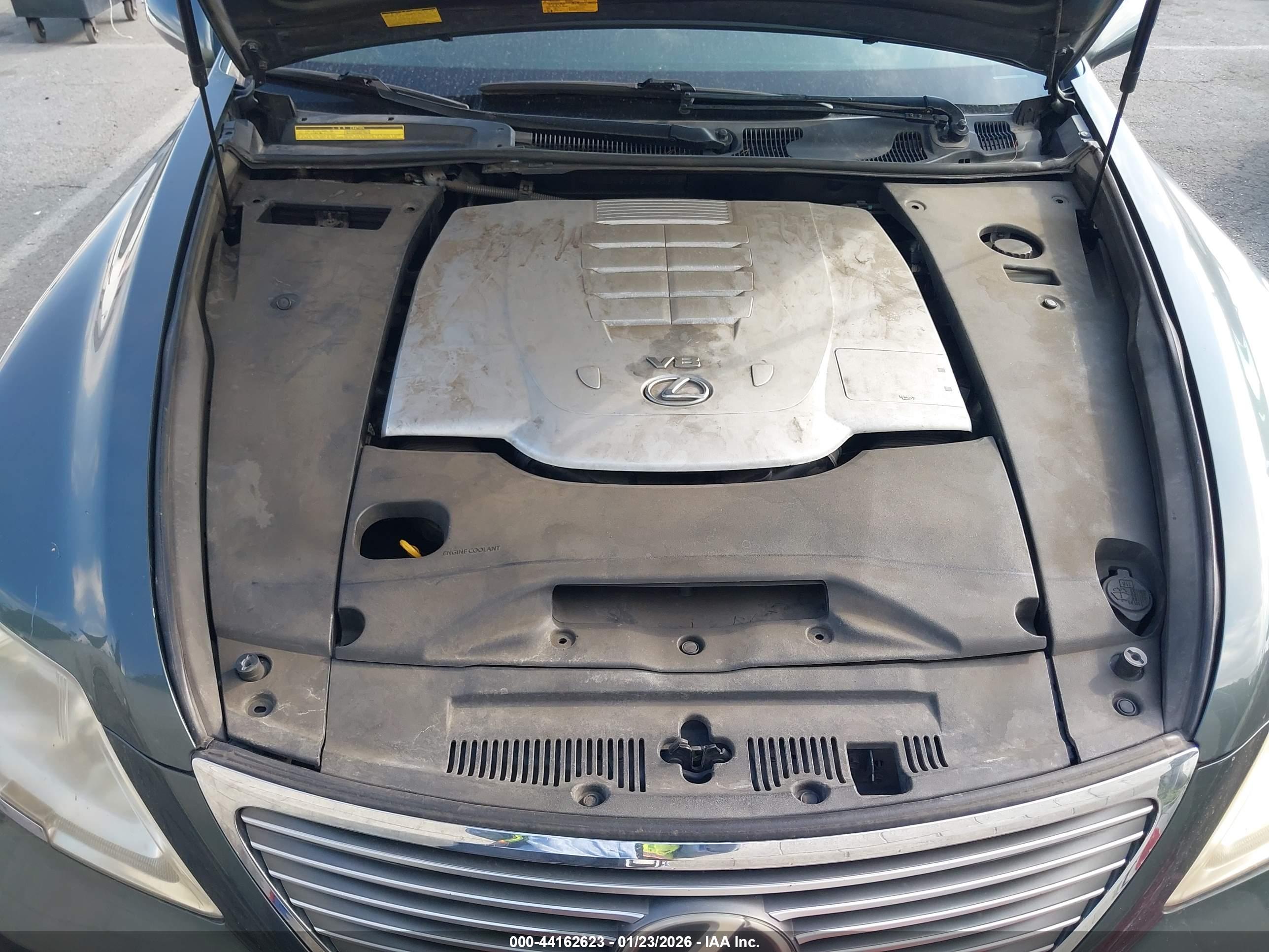 LEXUS LS image 10