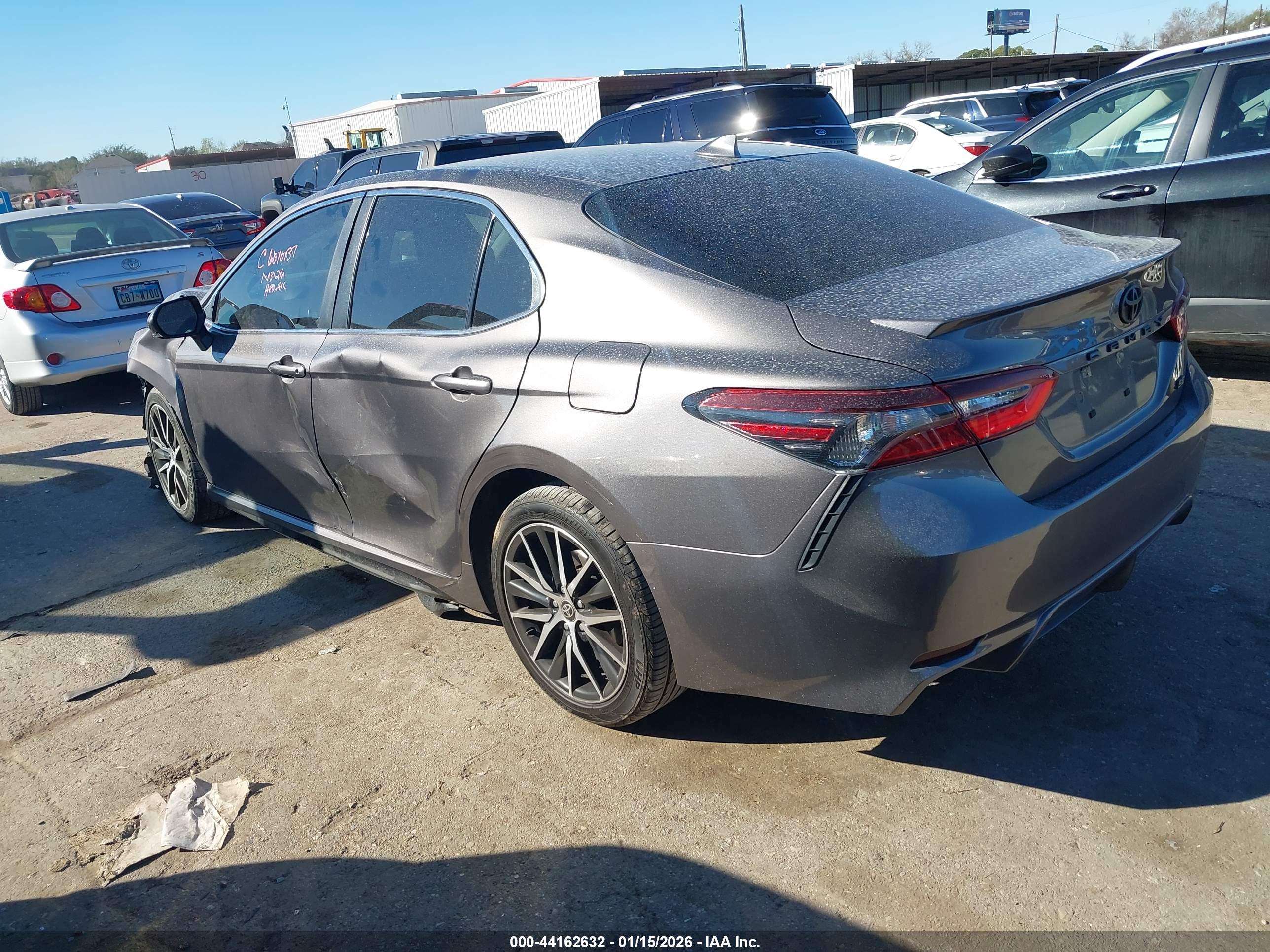 TOYOTA CAMRY image 3