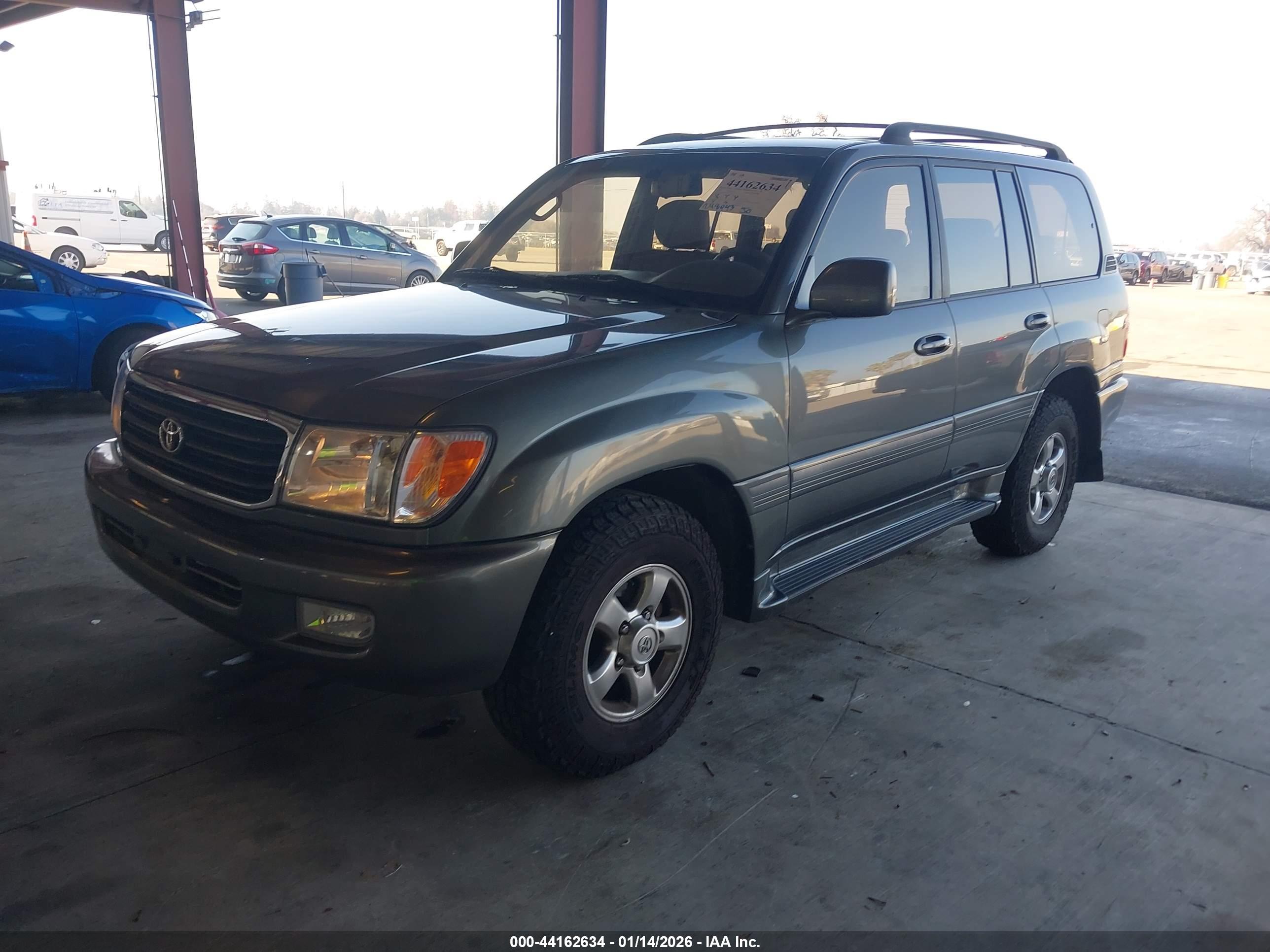 TOYOTA LAND image 2
