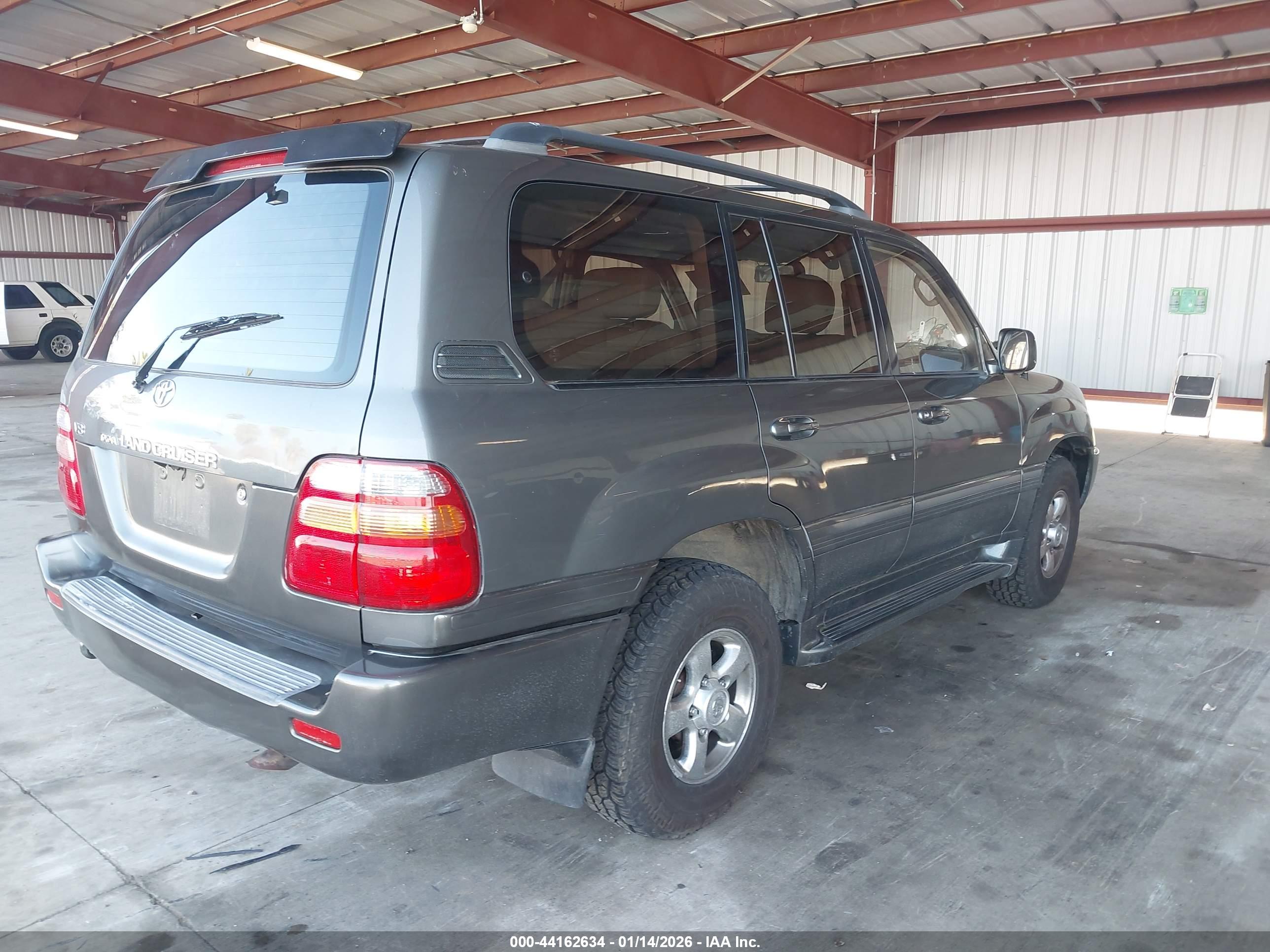 TOYOTA LAND image 4