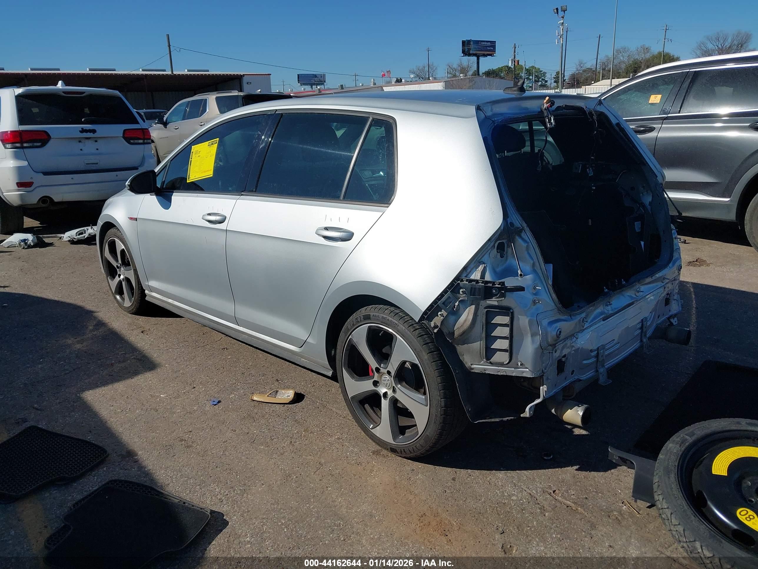 VOLKSWAGEN GOLF image 3