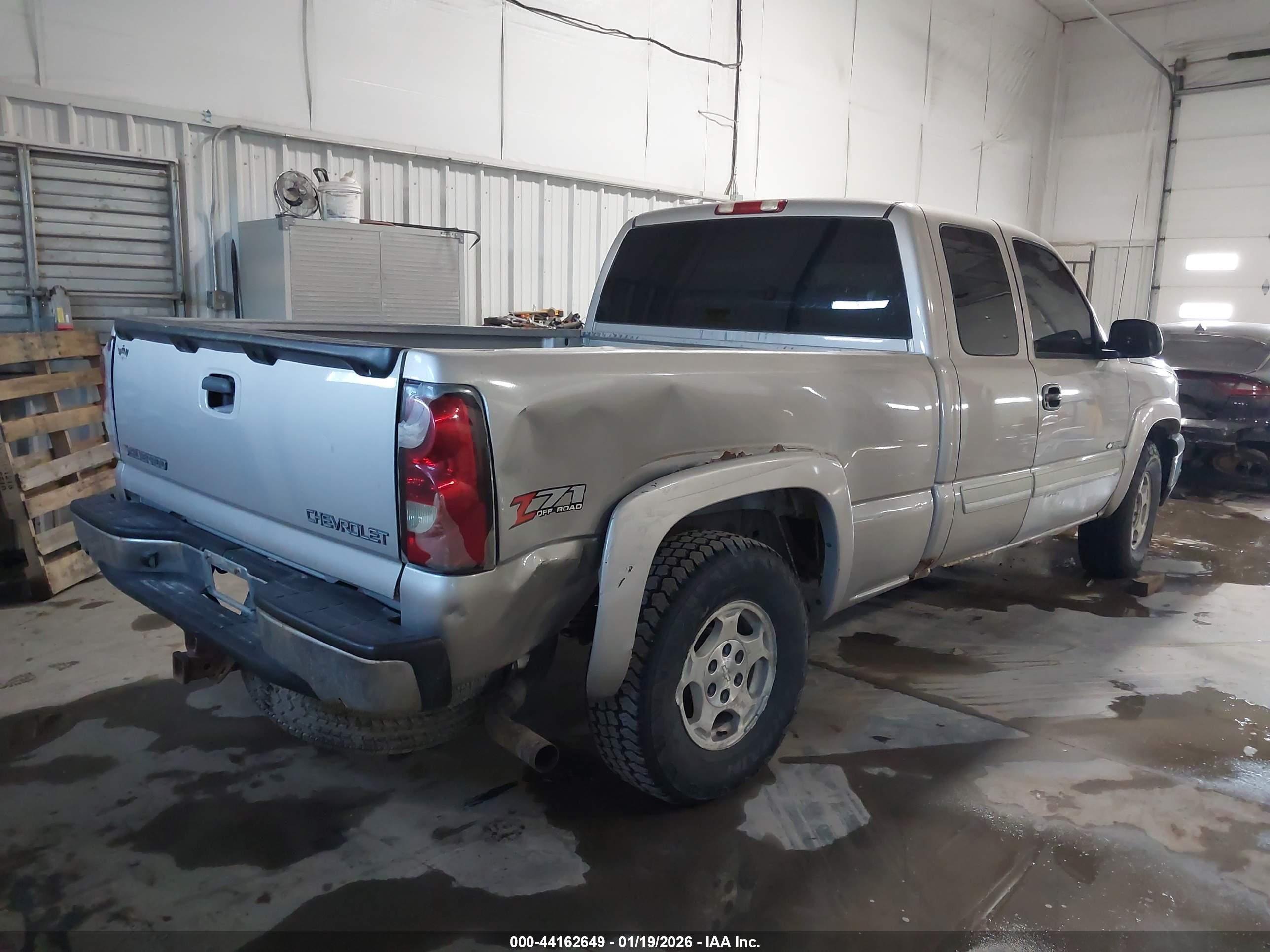 CHEVROLET SILVERADO image 4