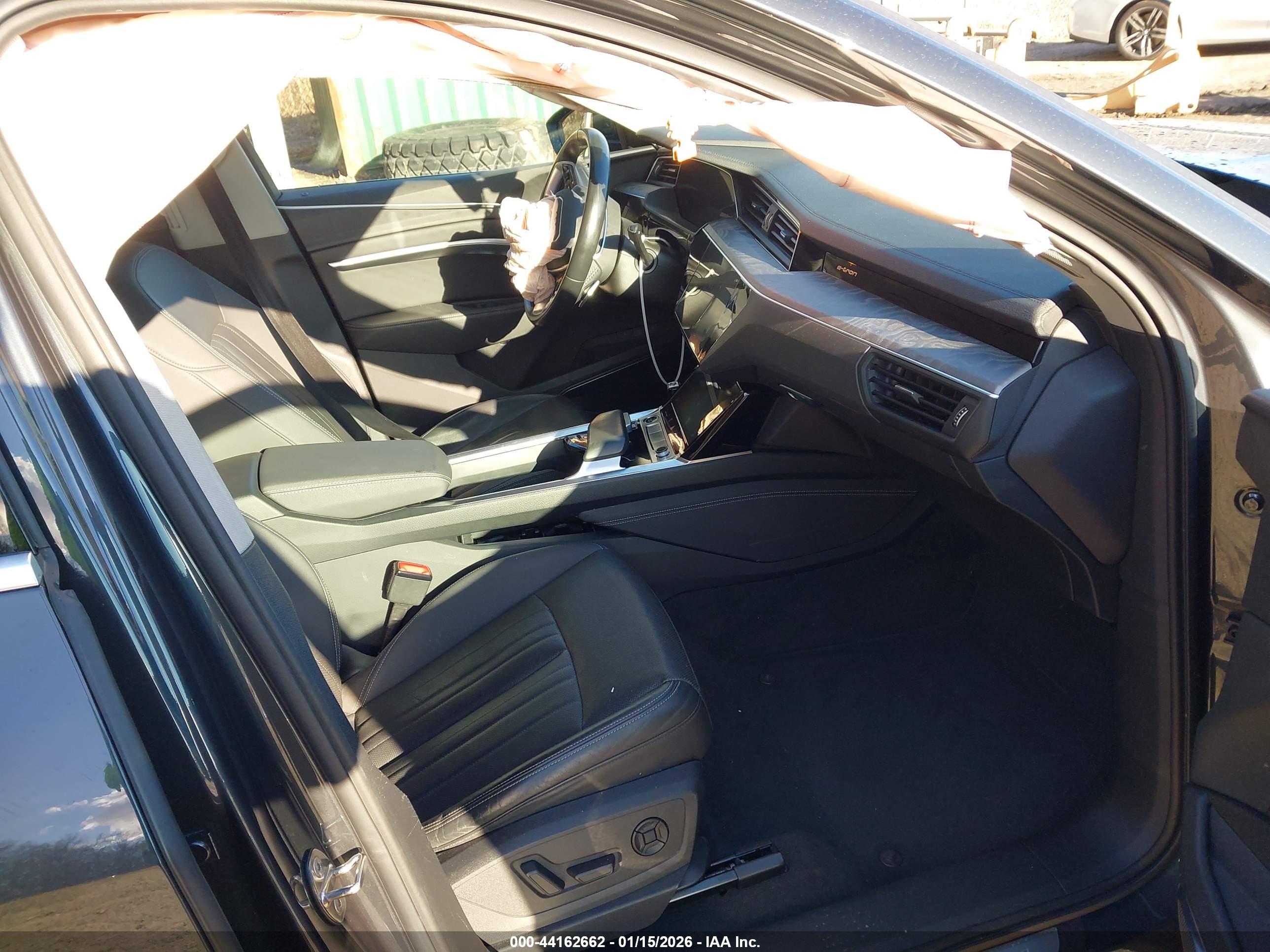 AUDI E-TRON image 5