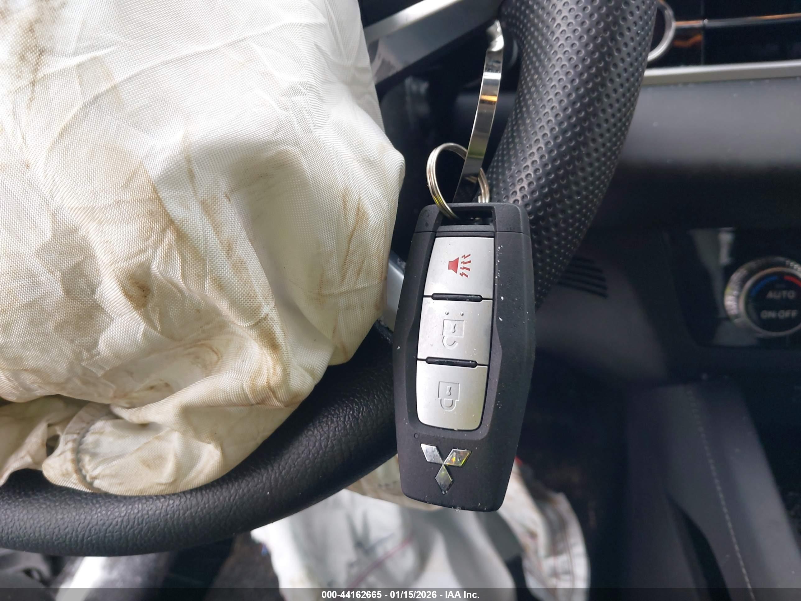 MITSUBISHI OUTLANDER image 11