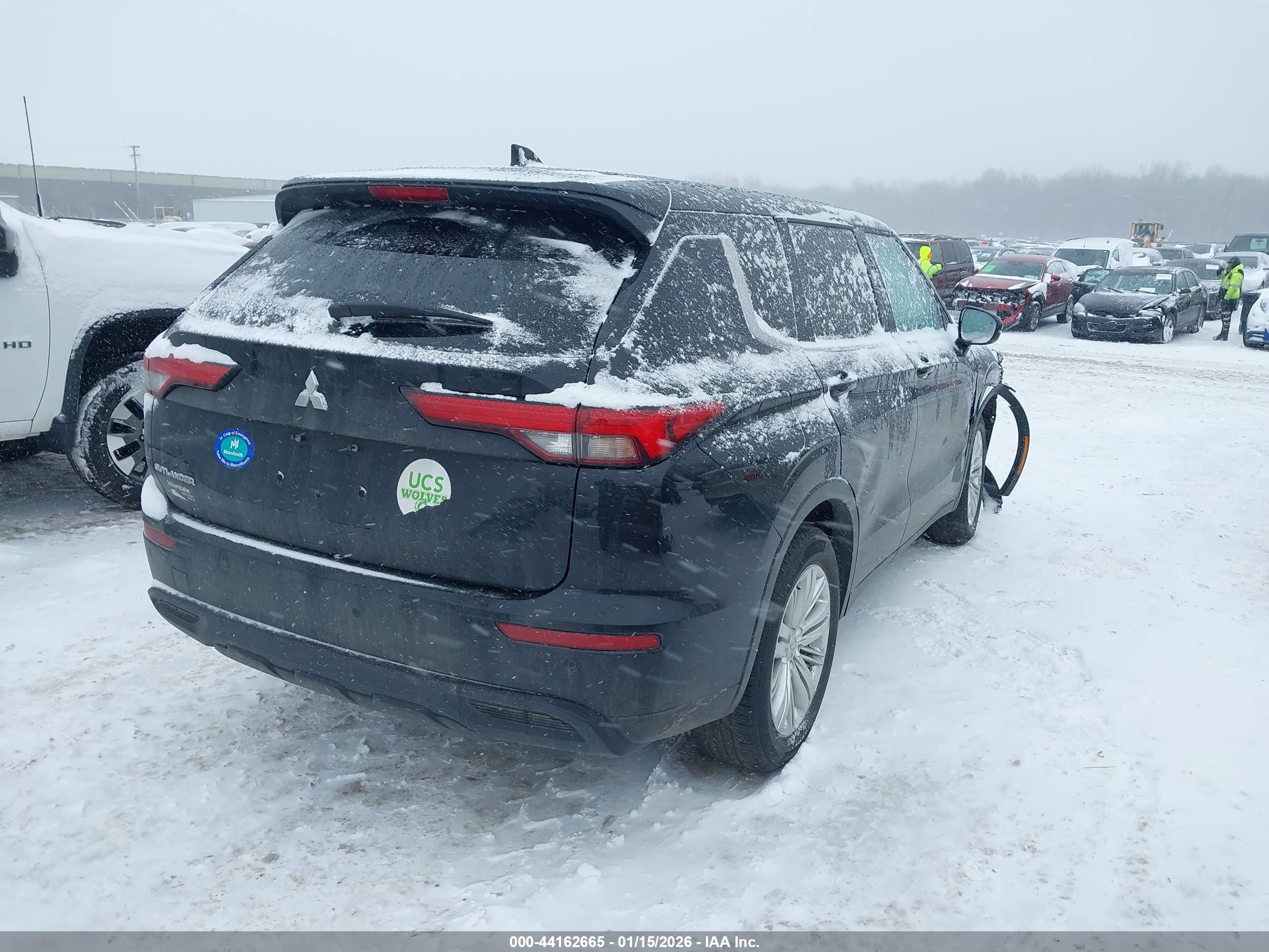 MITSUBISHI OUTLANDER image 4
