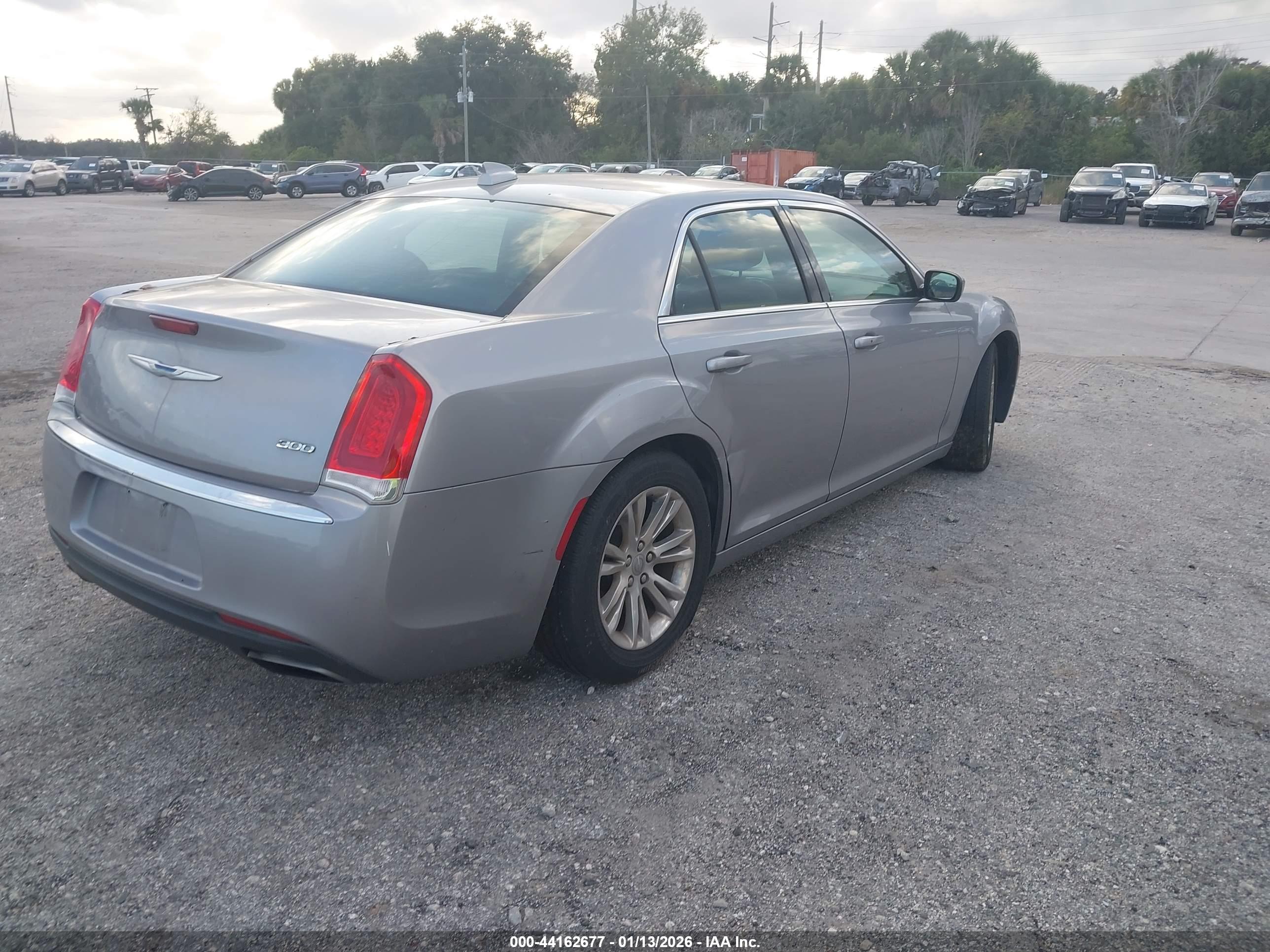 CHRYSLER 300 image 4