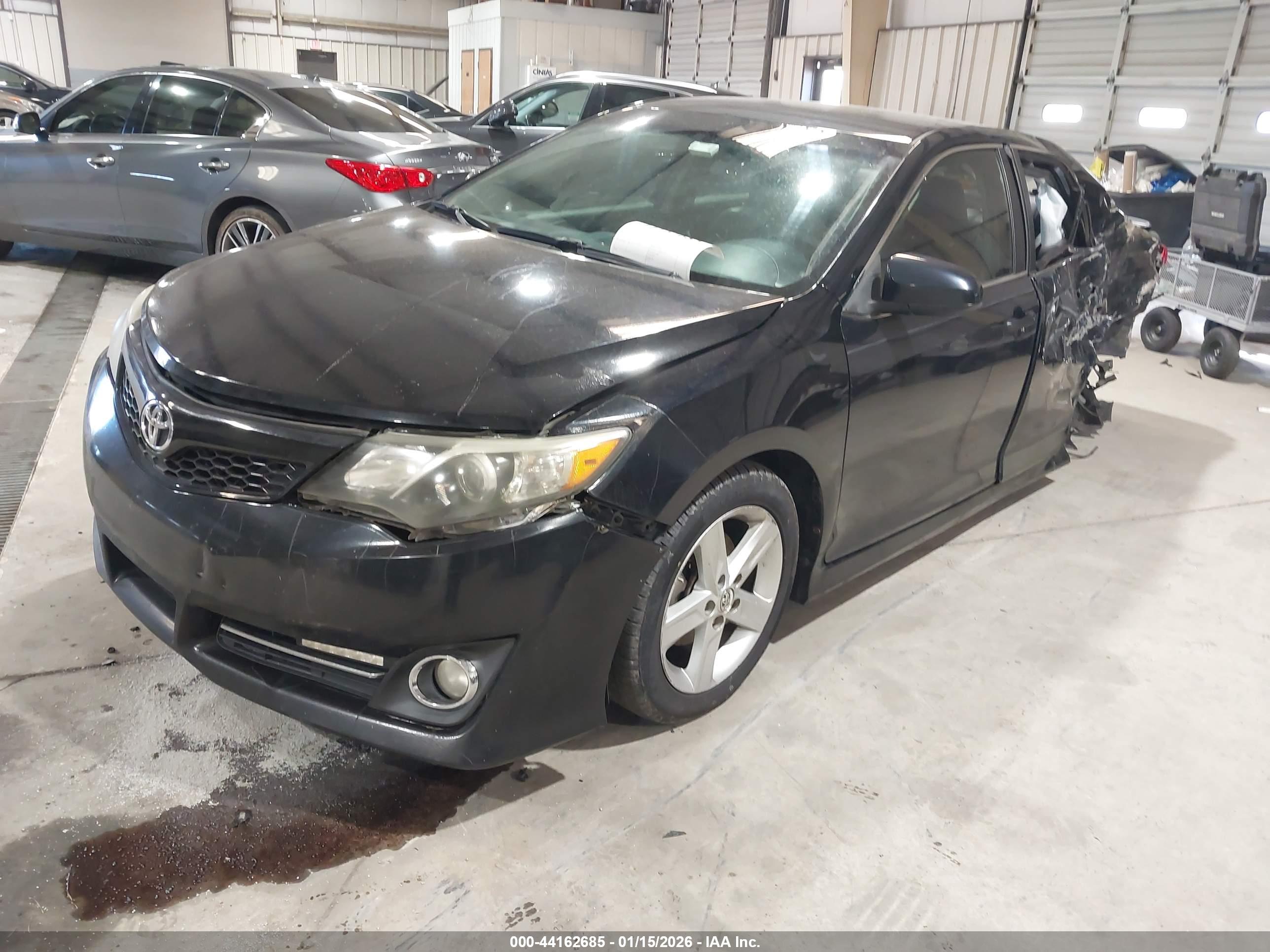 TOYOTA CAMRY image 6