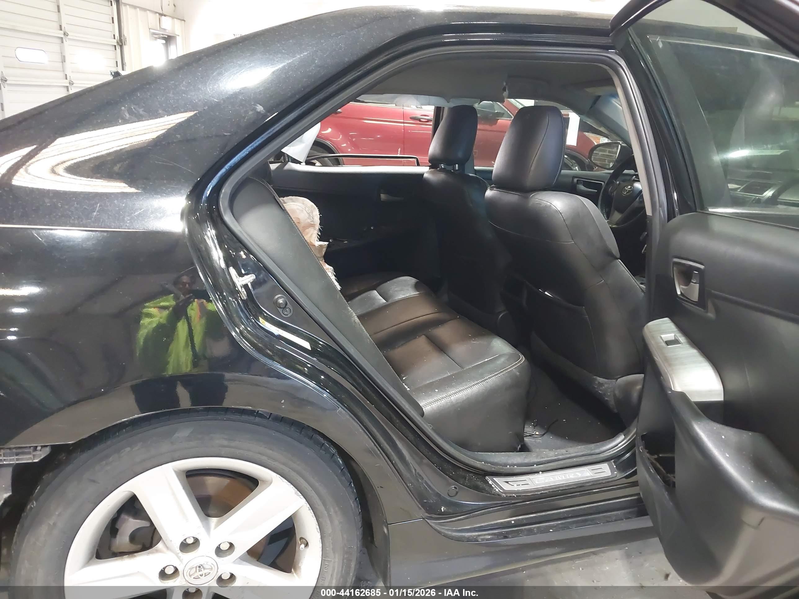 TOYOTA CAMRY image 8