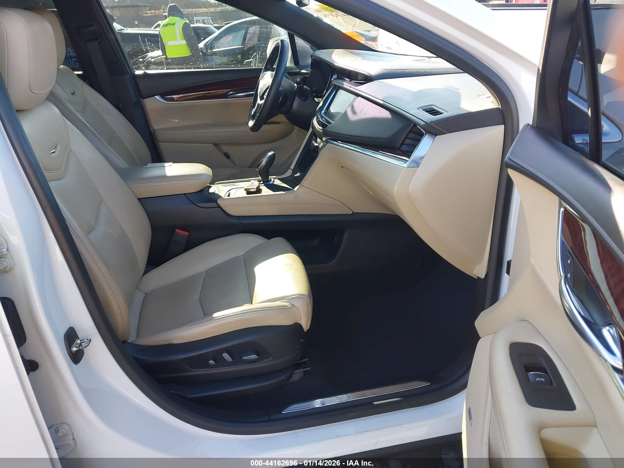 CADILLAC XT5 image 5