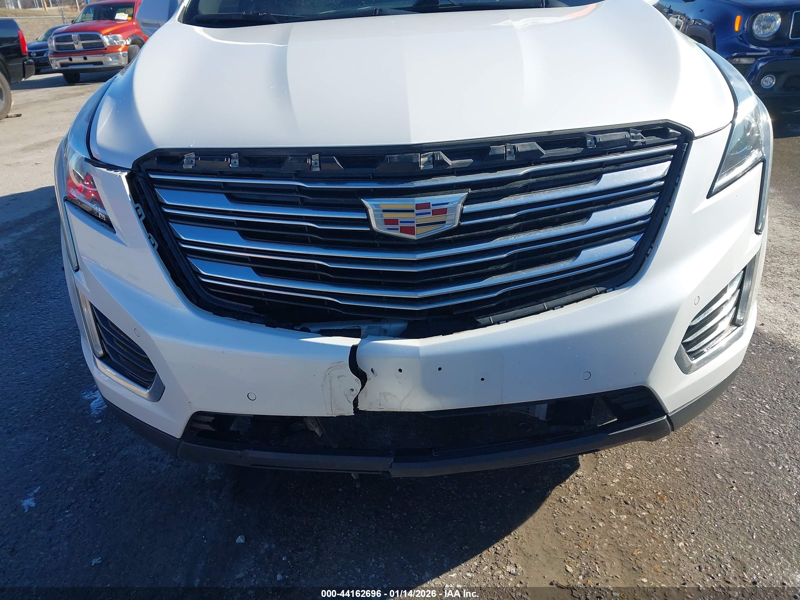 CADILLAC XT5 image 6