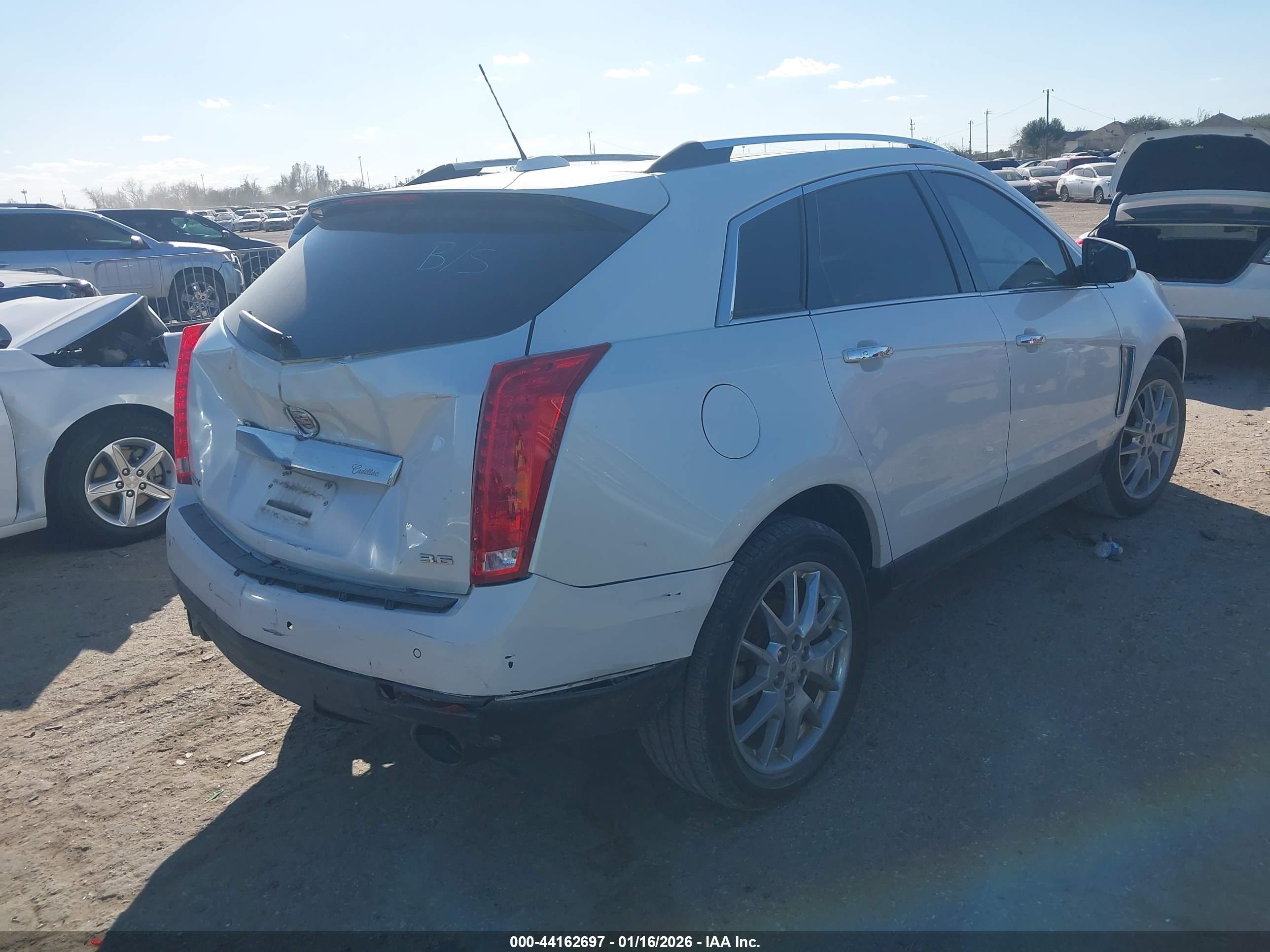CADILLAC SRX image 4
