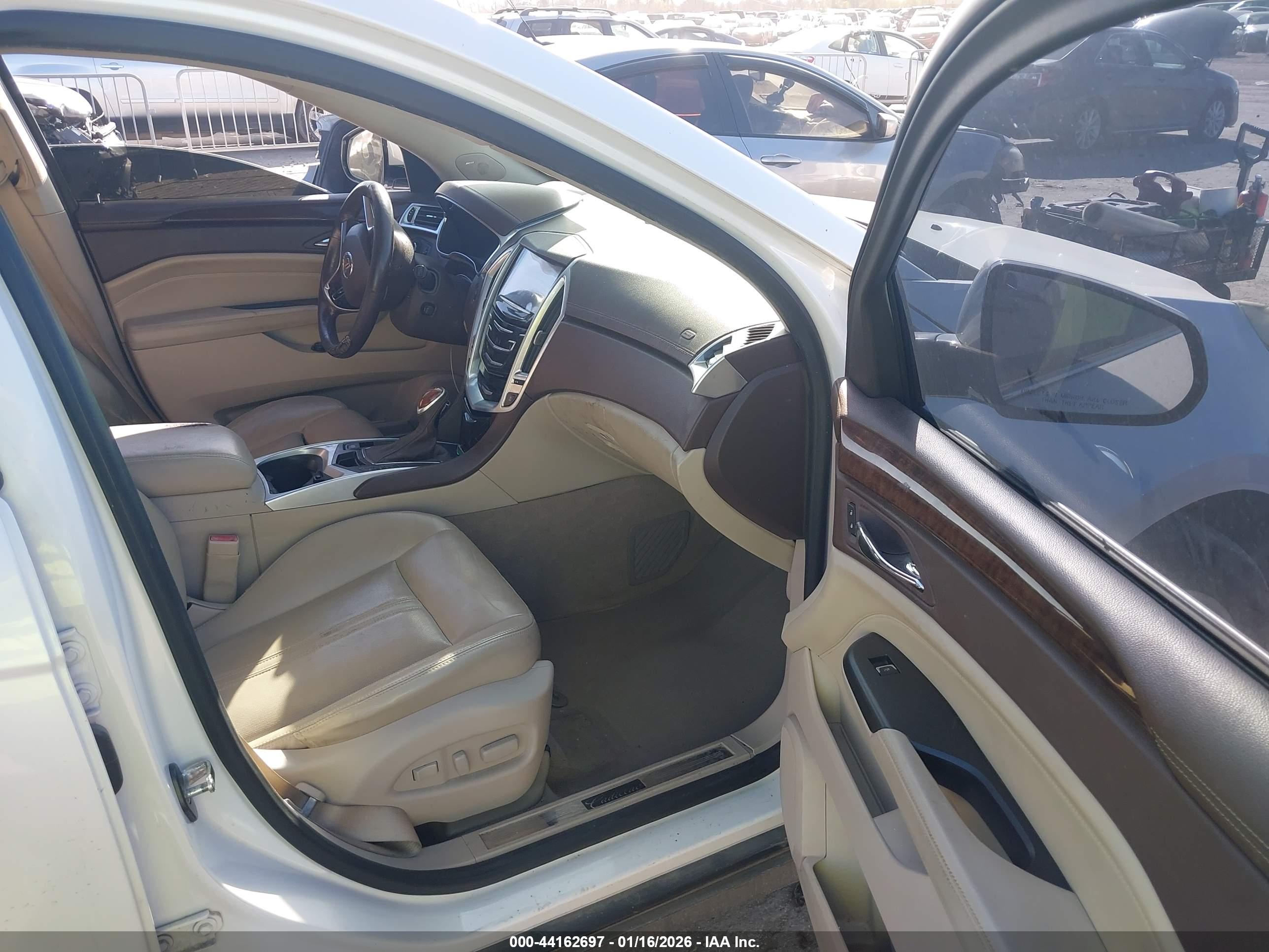 CADILLAC SRX image 5