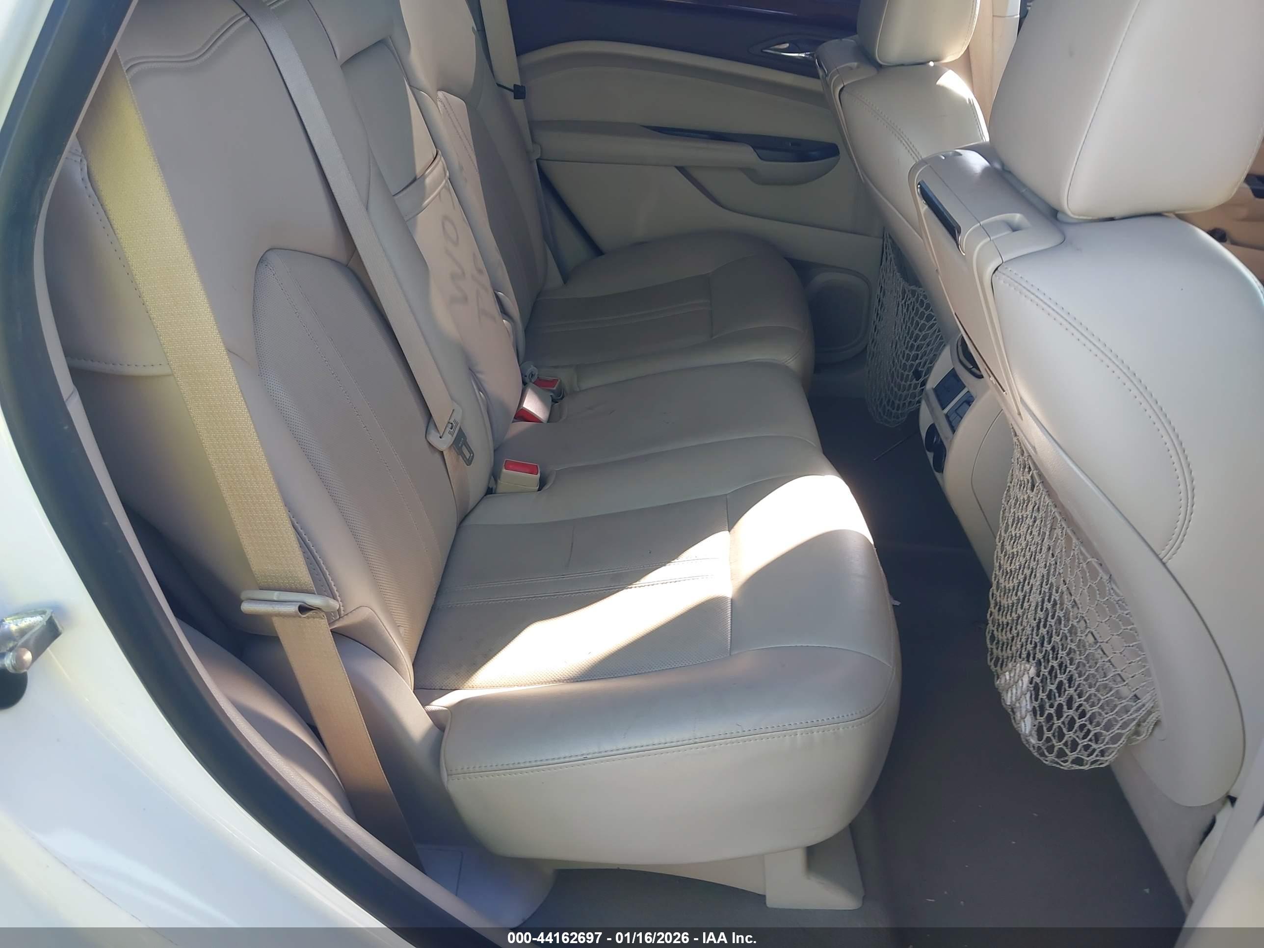 CADILLAC SRX image 8