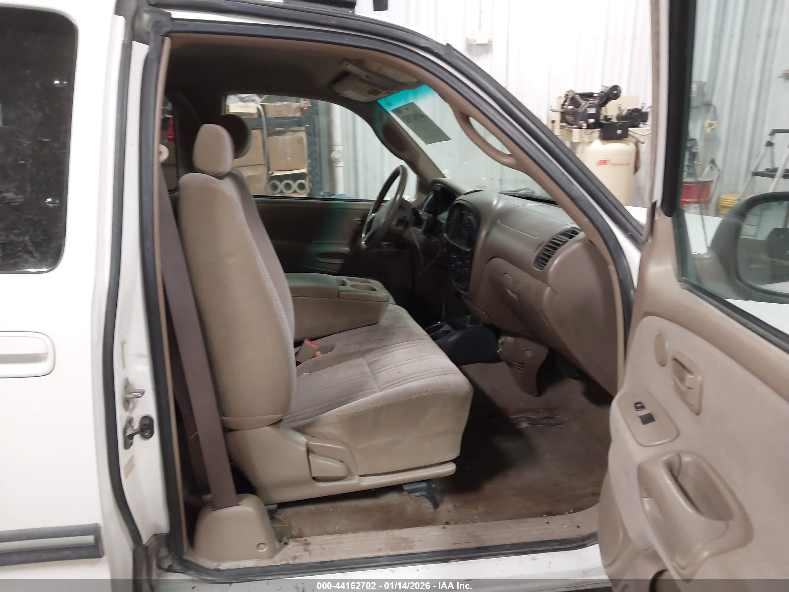 TOYOTA TUNDRA image 5