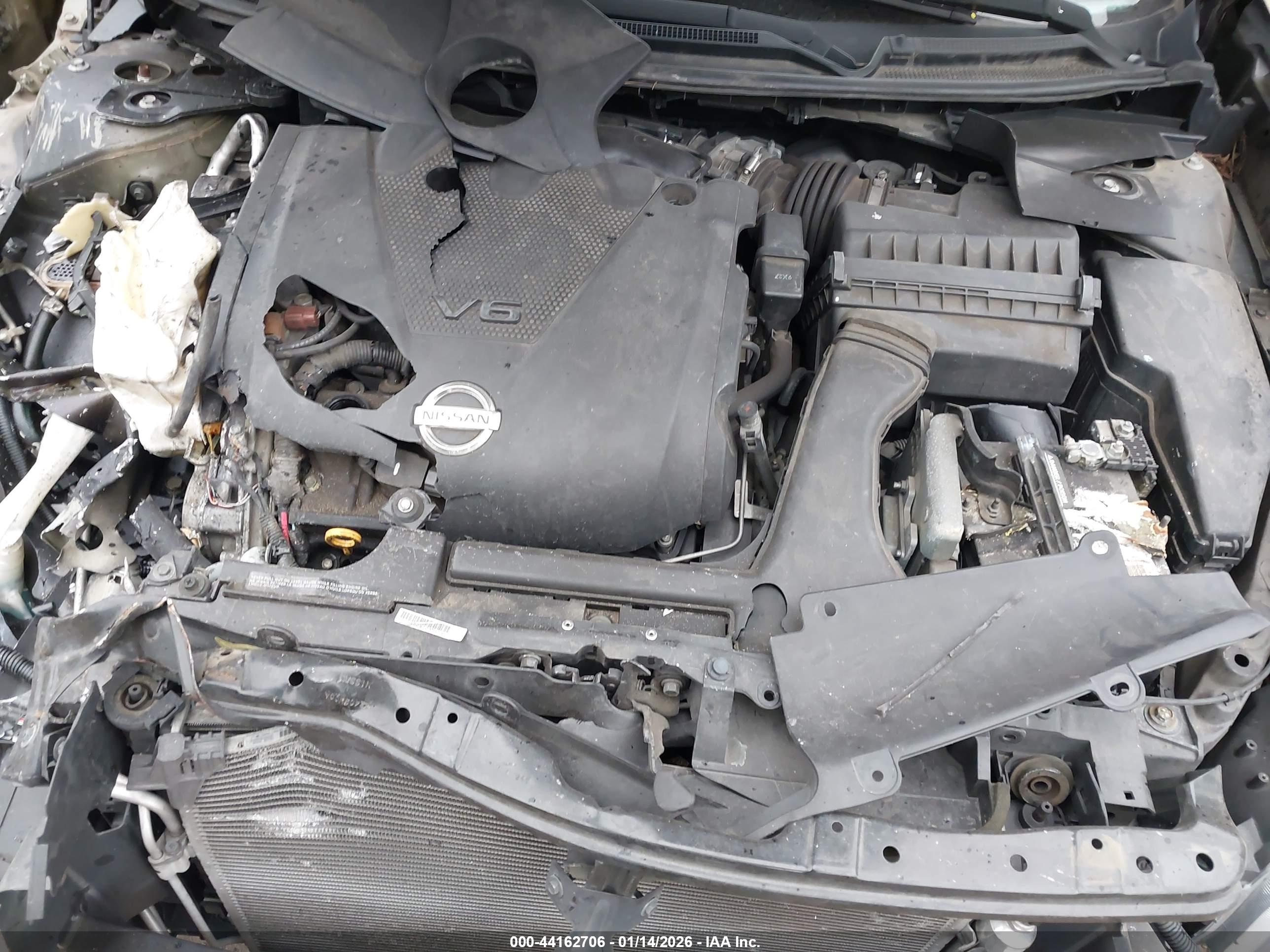 NISSAN MAXIMA image 10