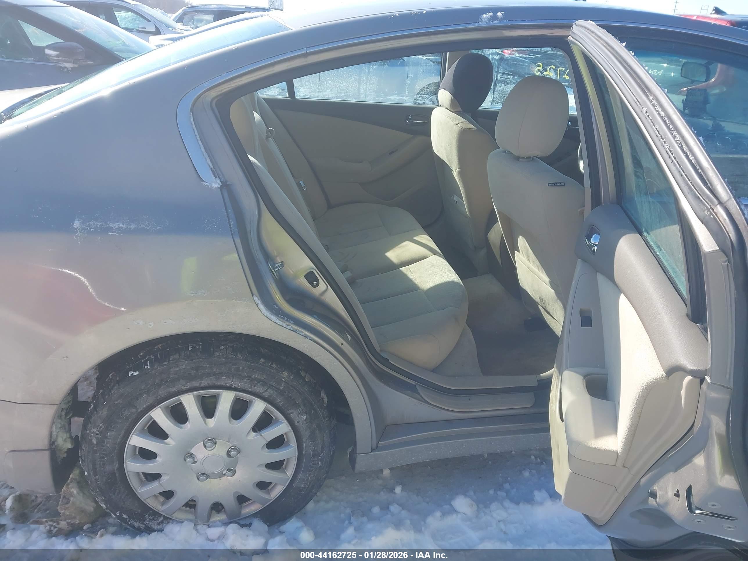 NISSAN ALTIMA image 8