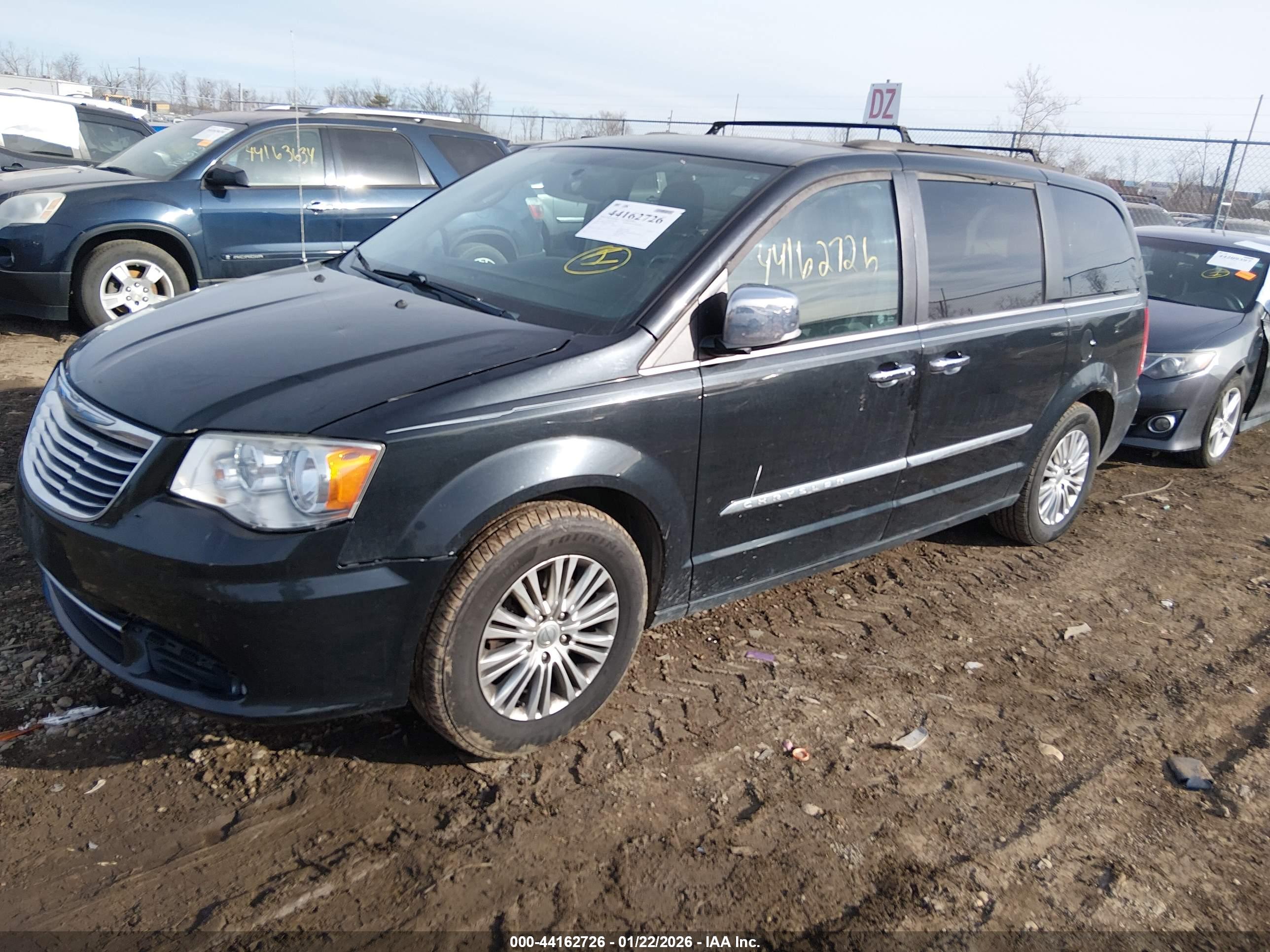CHRYSLER TOWN image 2