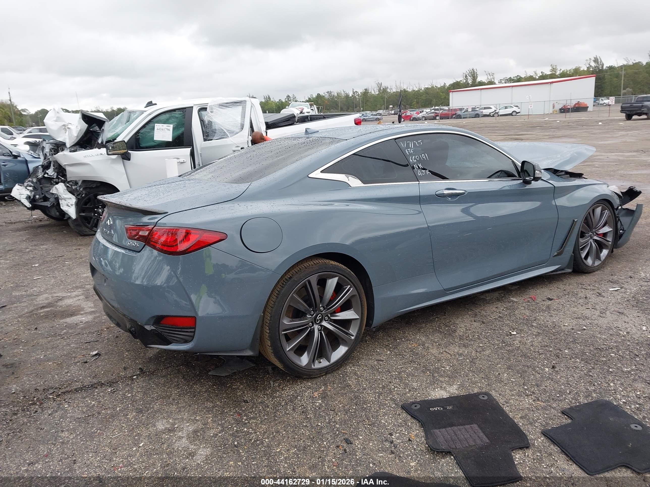 INFINITI Q60 image 4