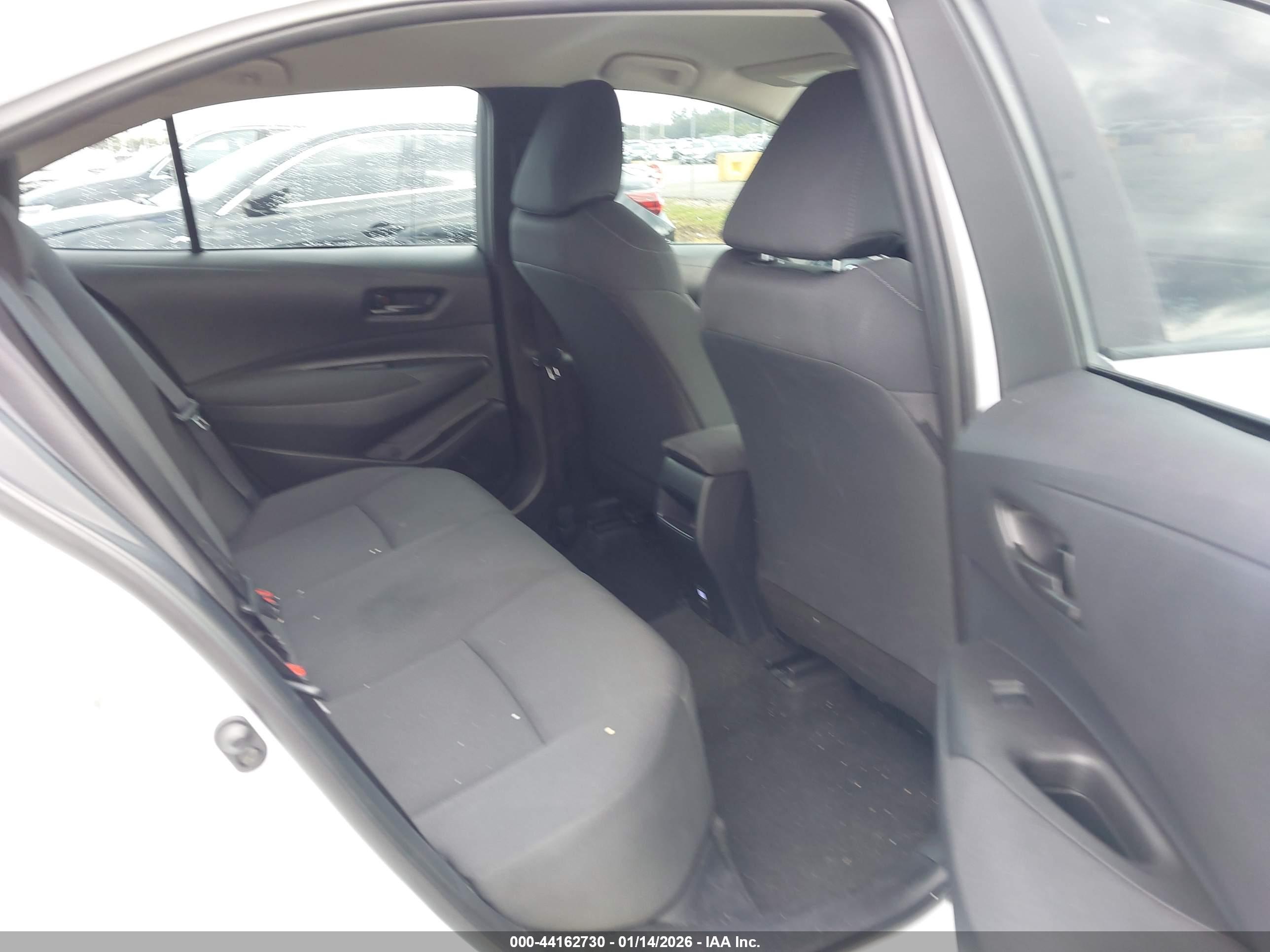 TOYOTA COROLLA image 8