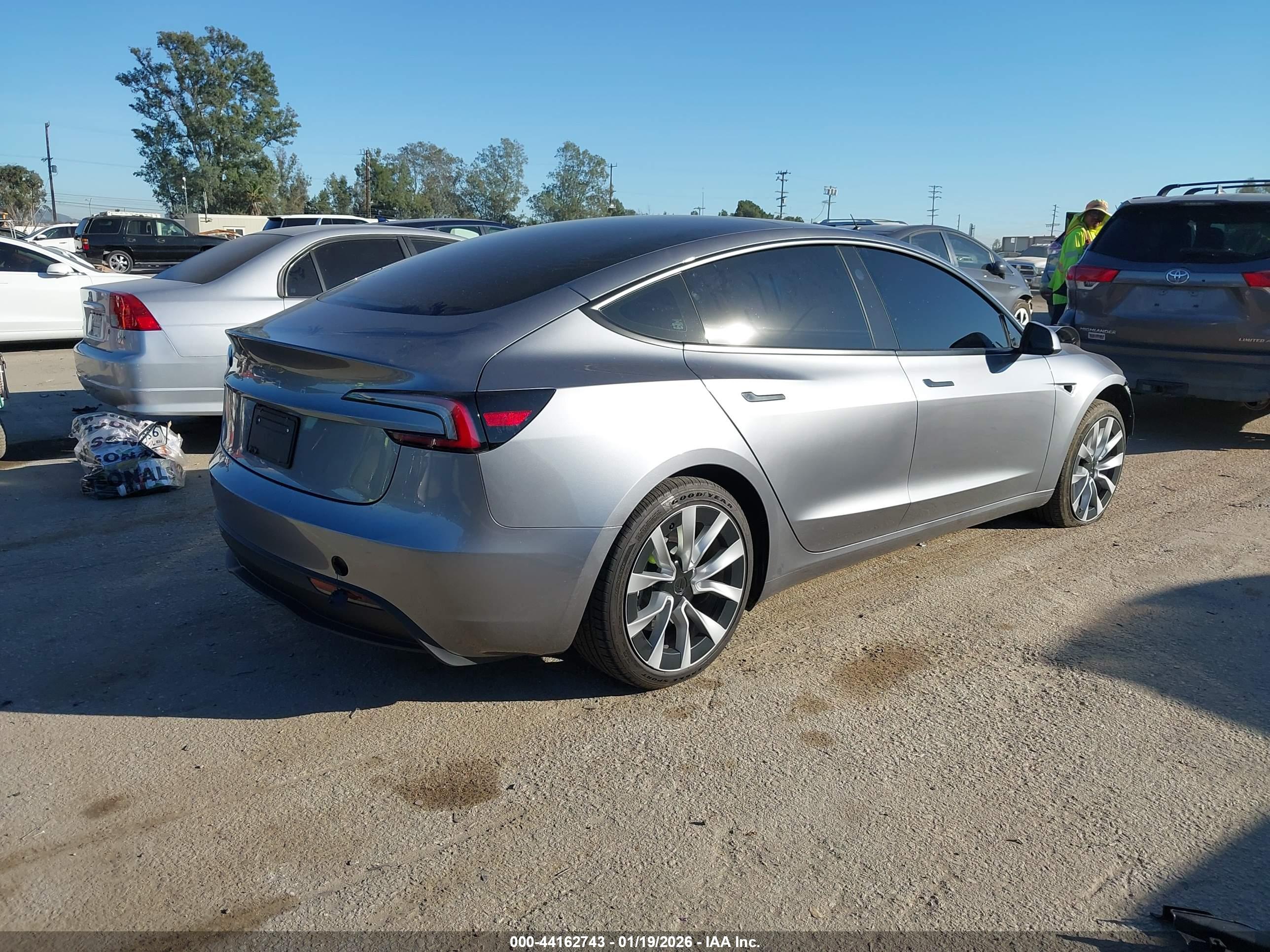TESLA MODEL image 4