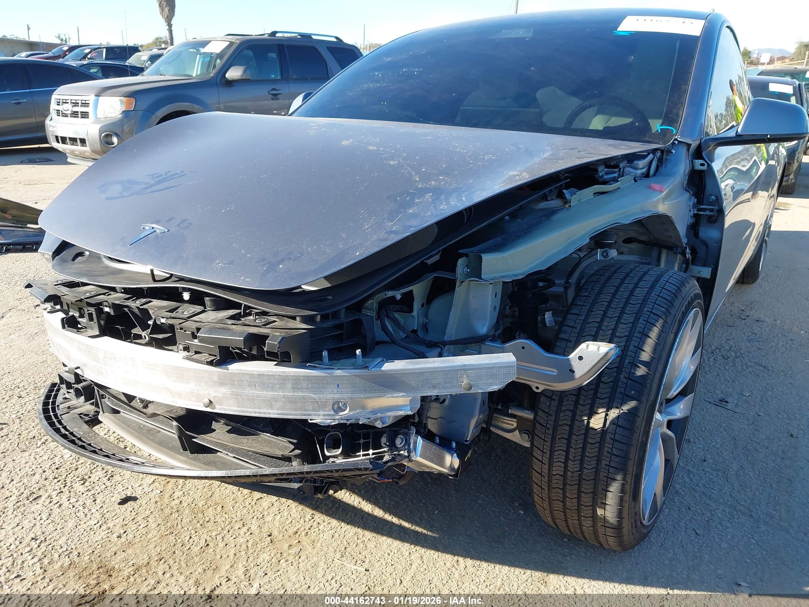 TESLA MODEL image 6