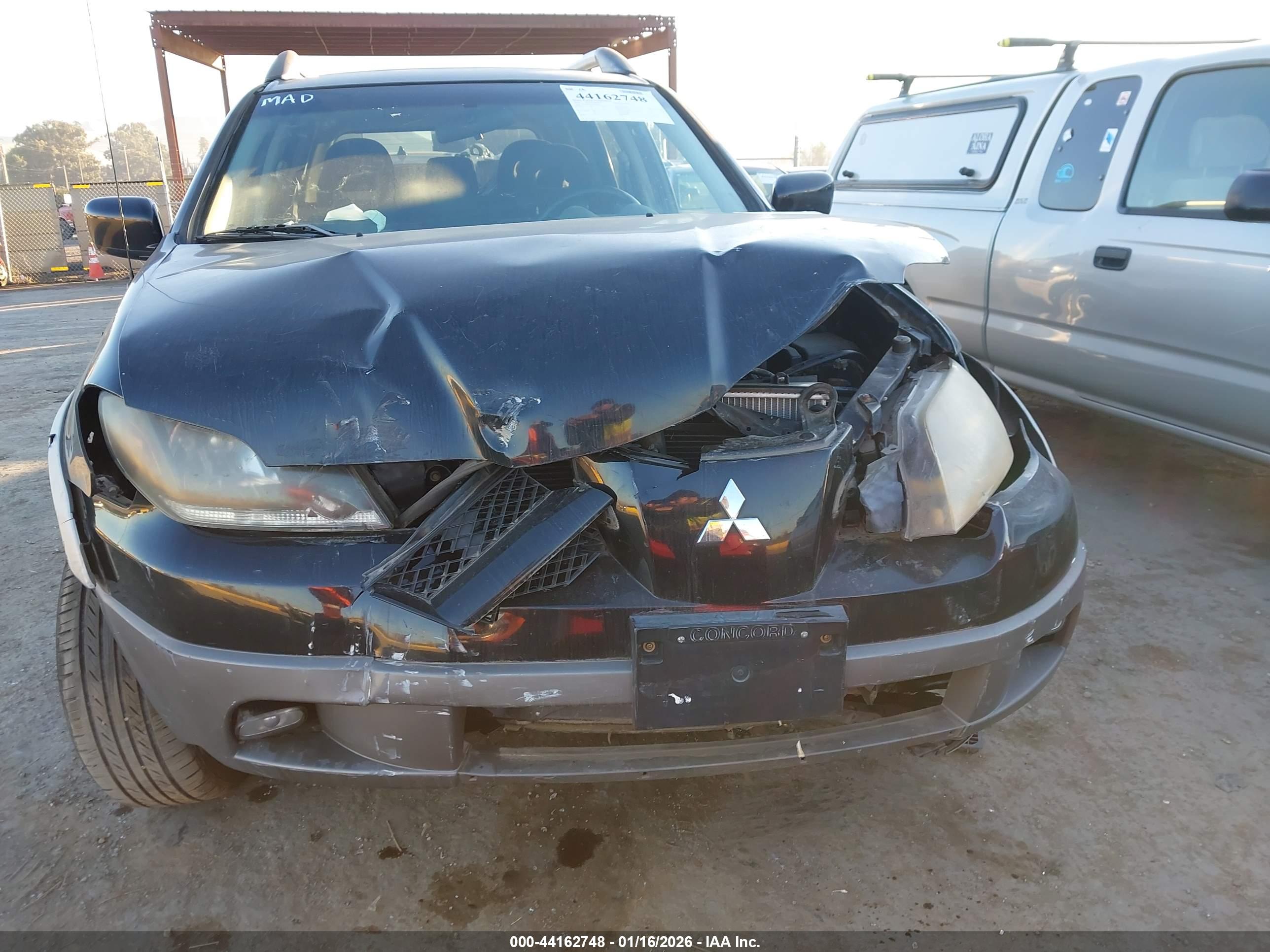 MITSUBISHI OUTLANDER image 6
