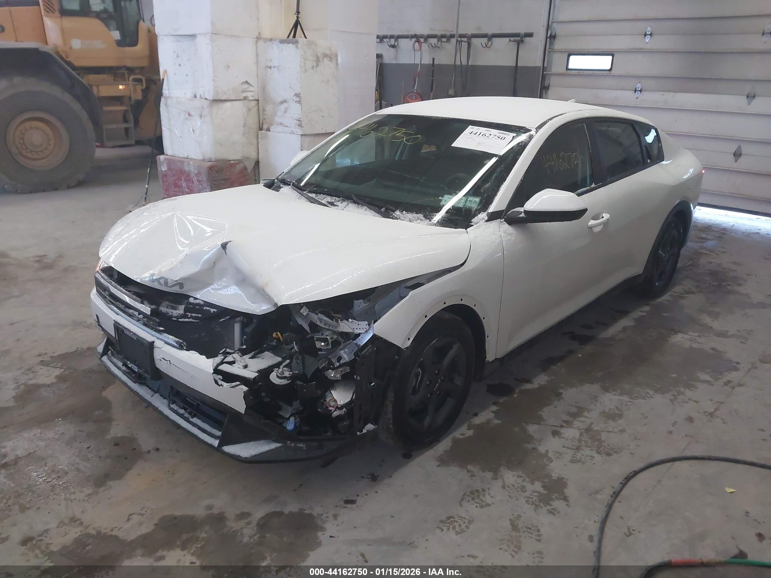 KIA K4 image 2