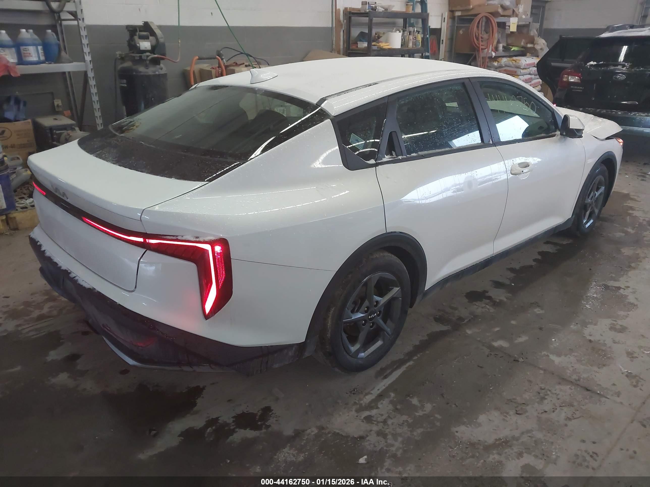 KIA K4 image 4