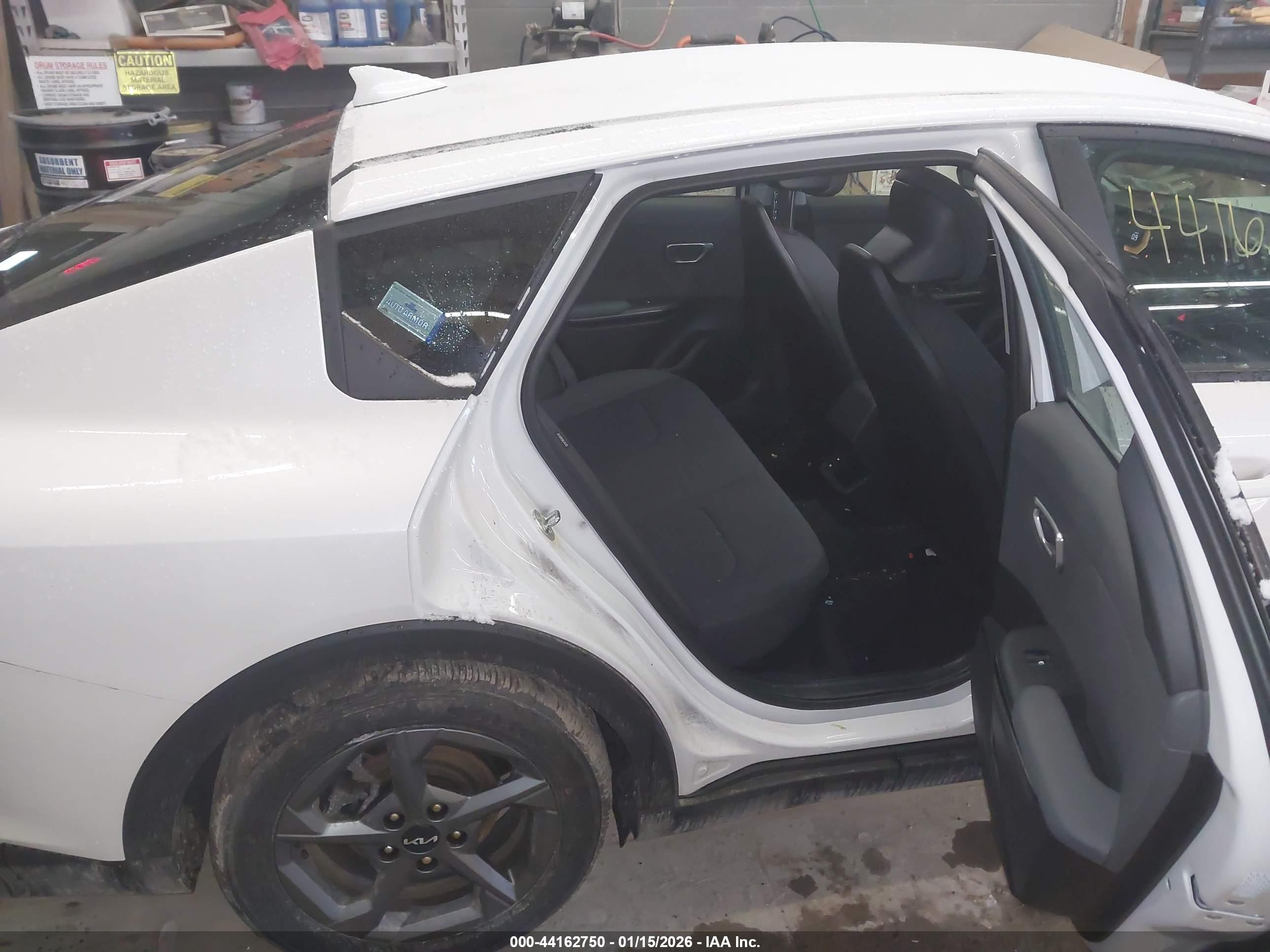 KIA K4 image 8