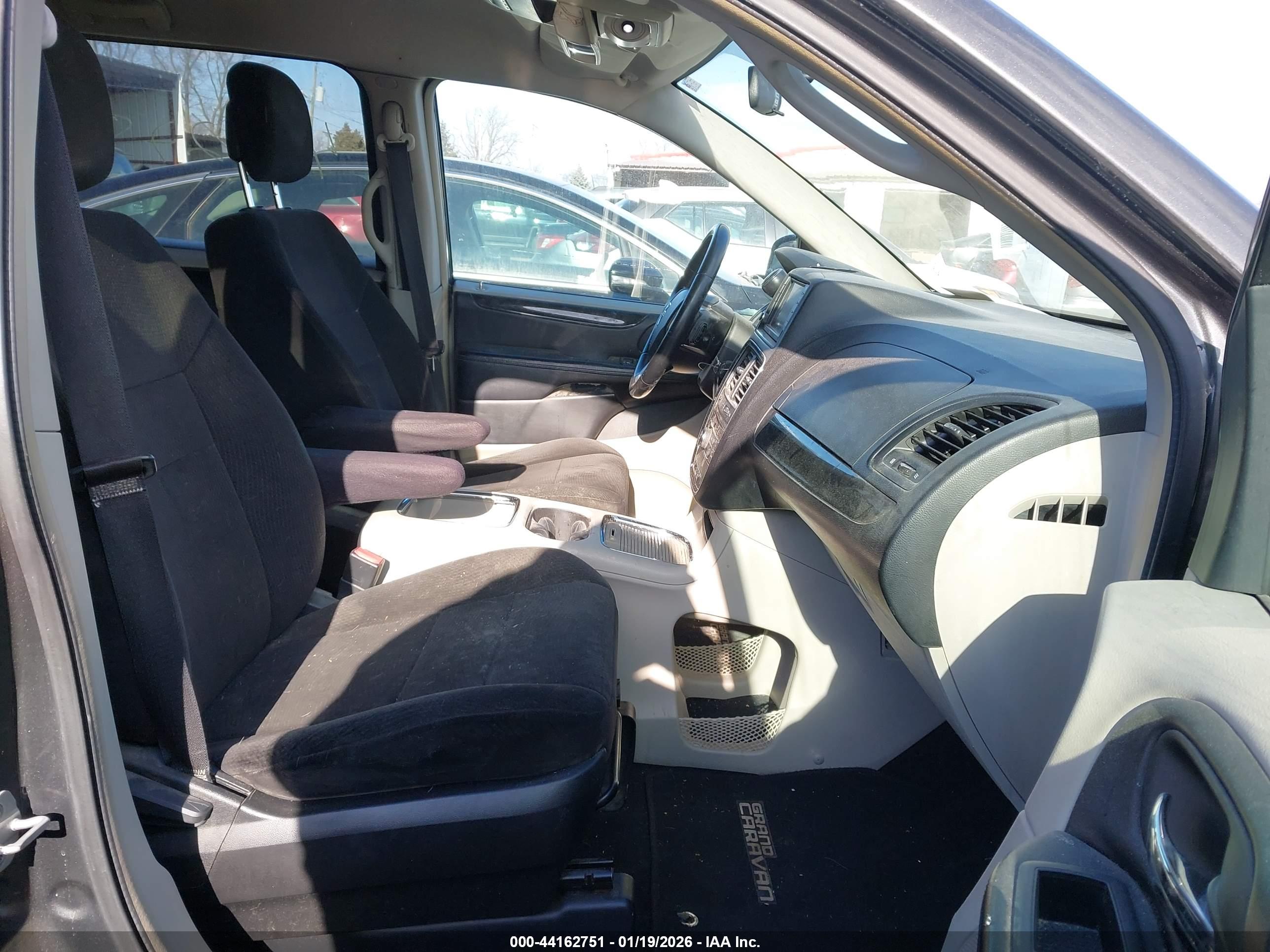 DODGE GRAND image 5