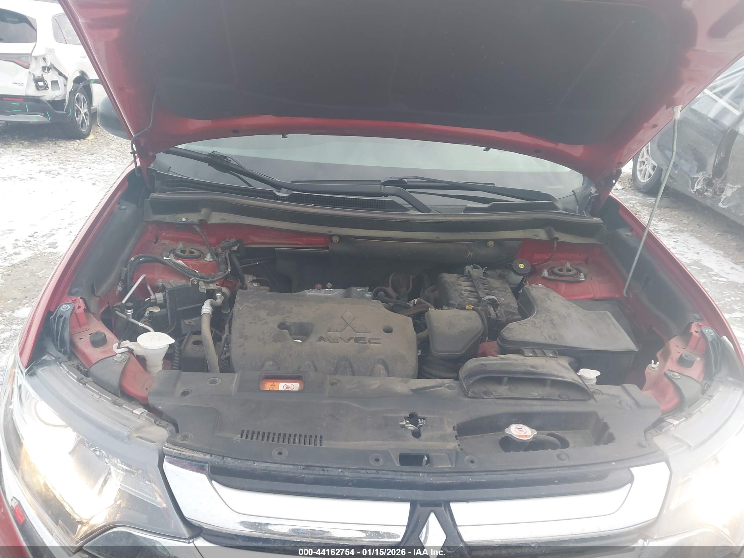 MITSUBISHI OUTLANDER image 10