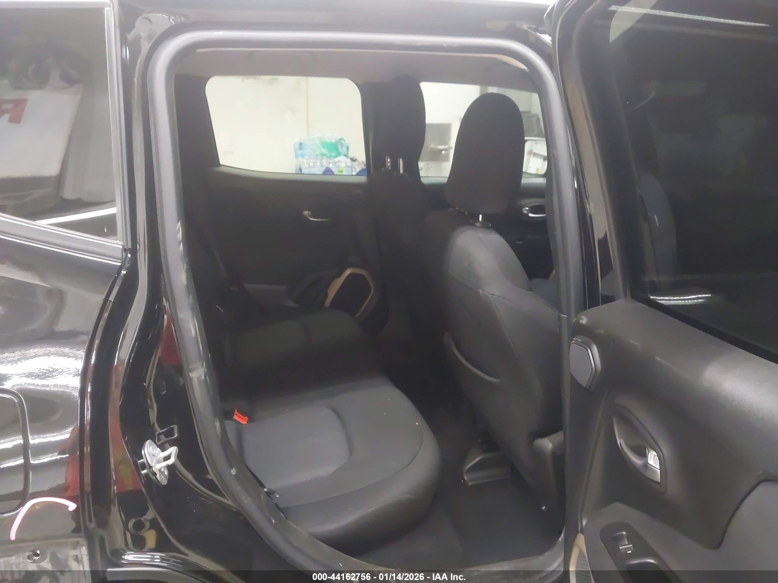 JEEP RENEGADE image 8