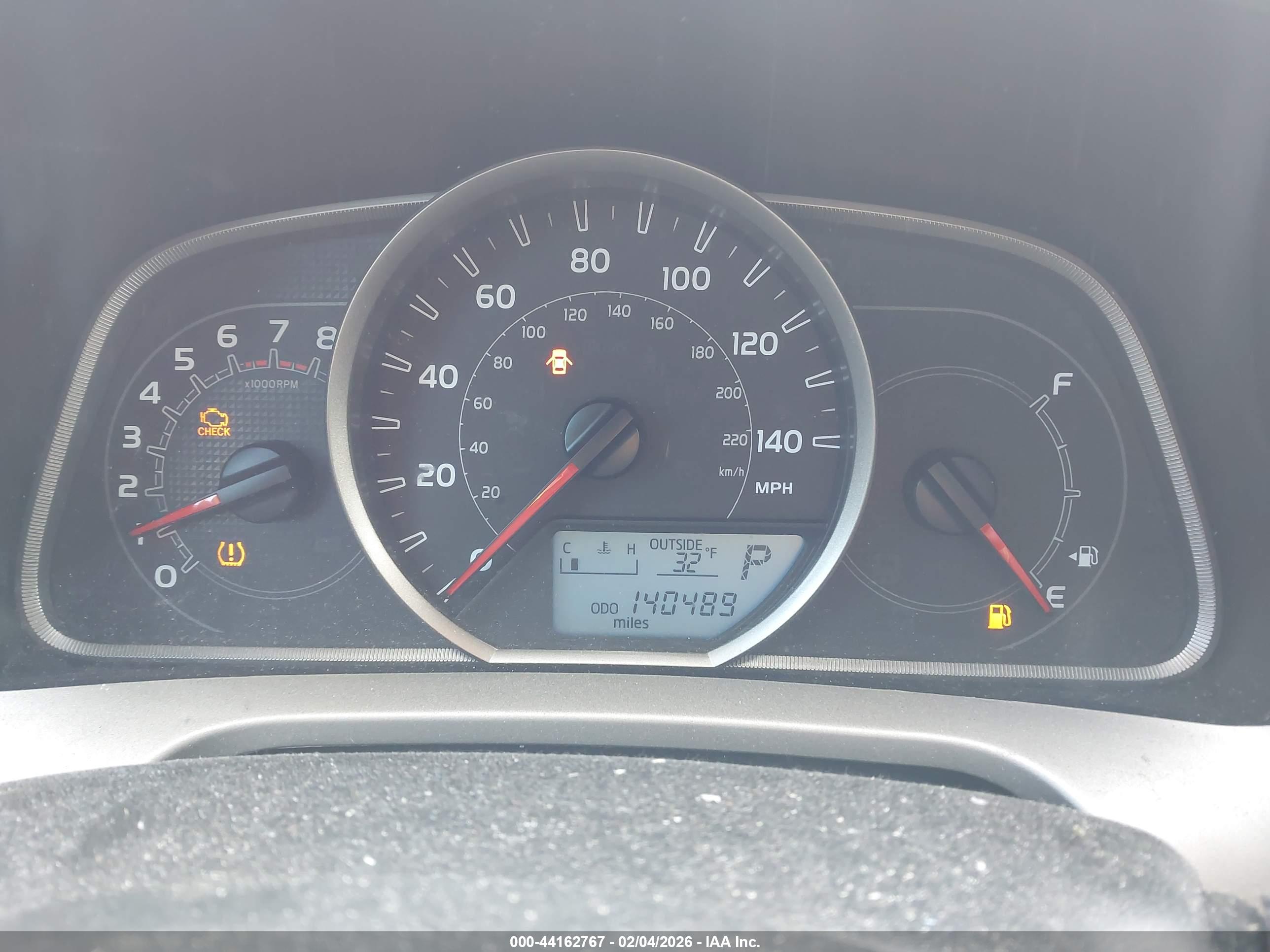 TOYOTA RAV4 image 7