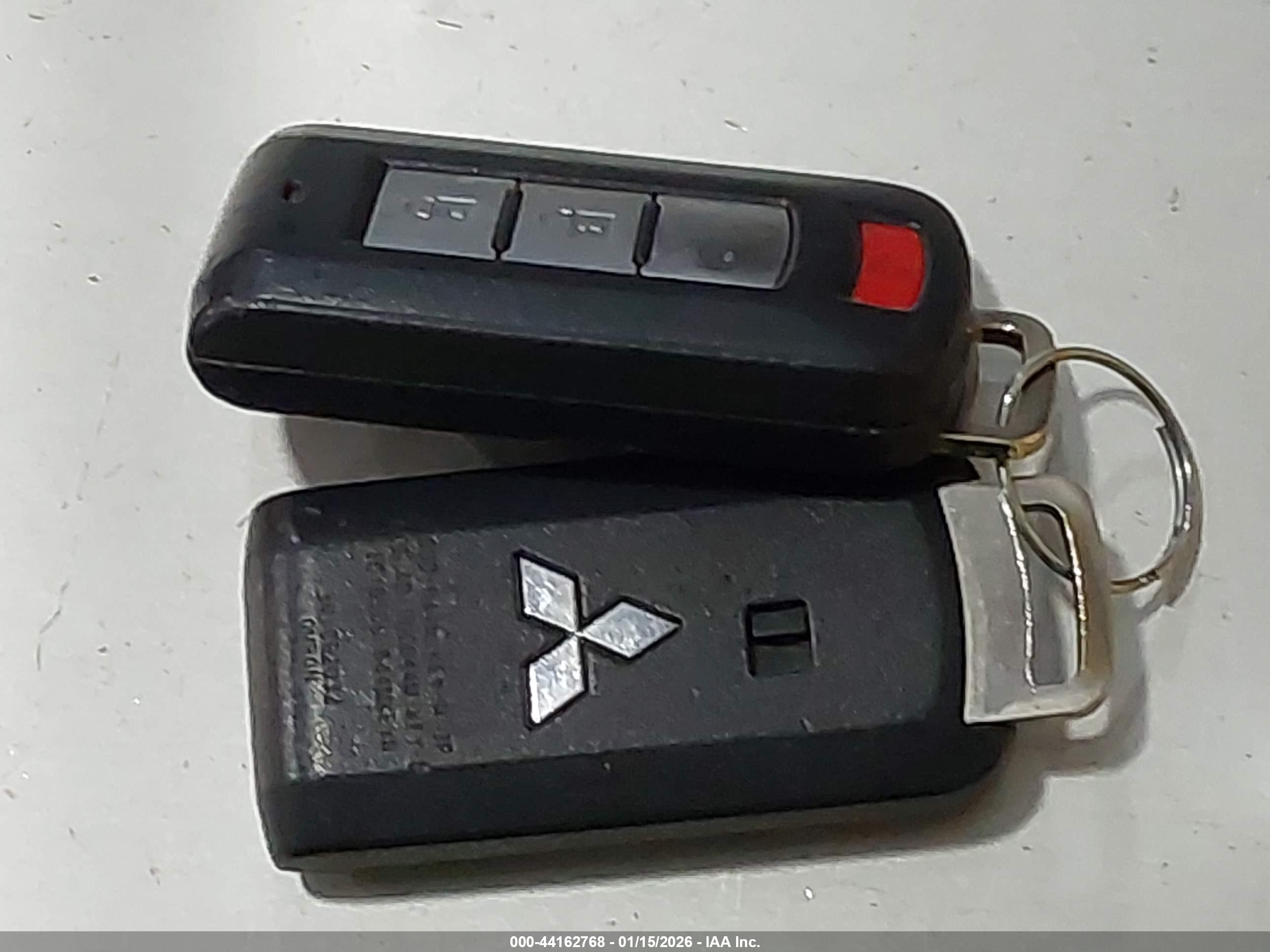 MITSUBISHI OUTLANDER image 11