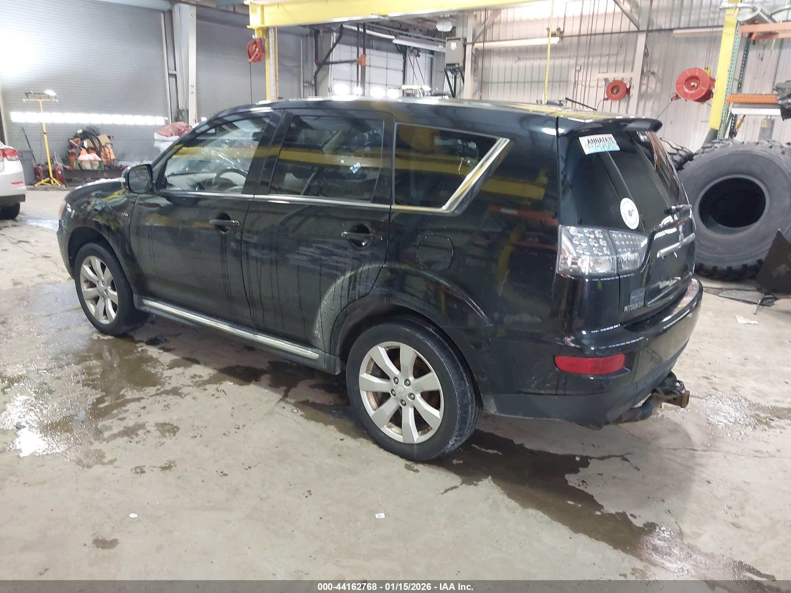 MITSUBISHI OUTLANDER image 3