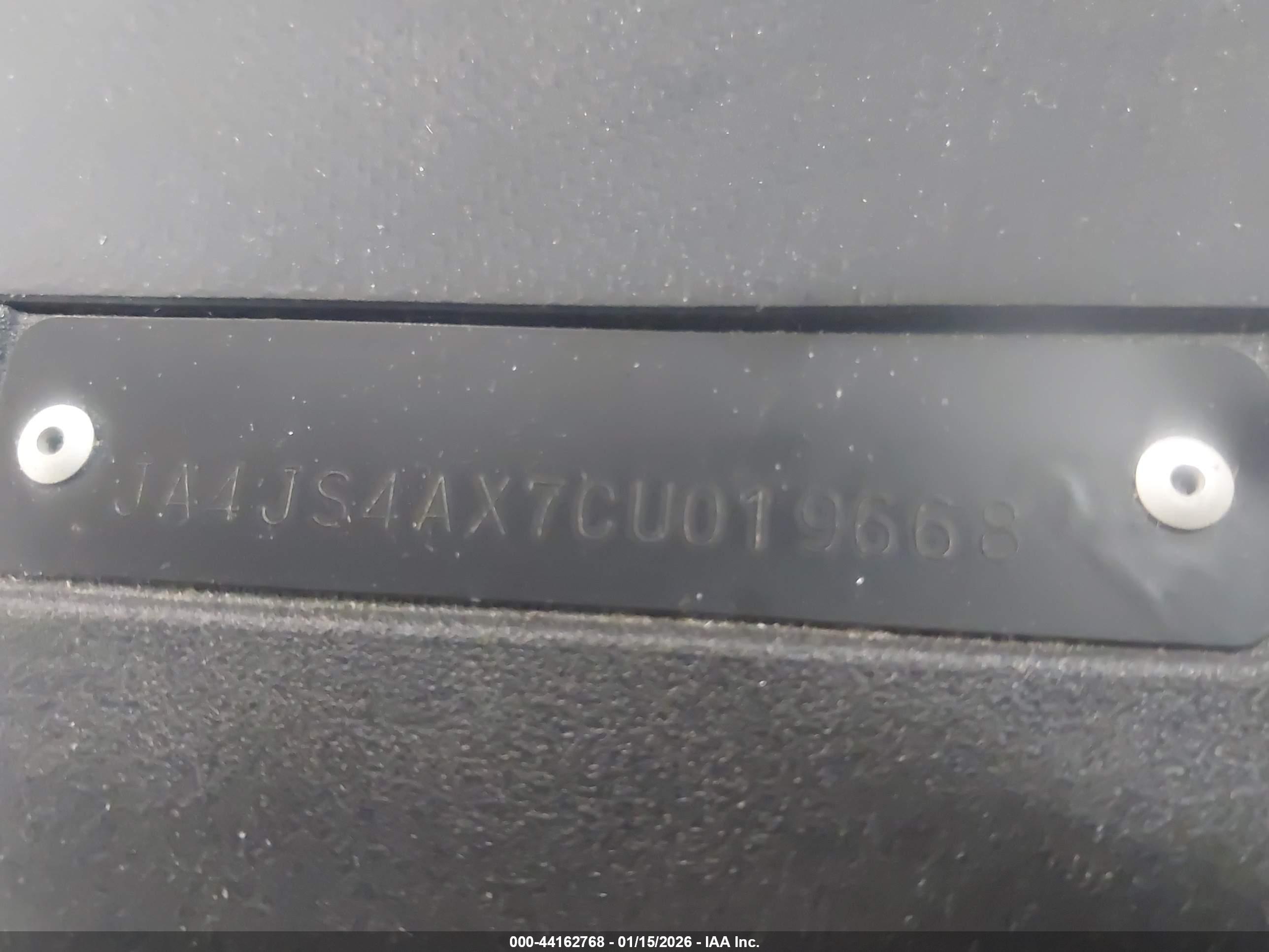 MITSUBISHI OUTLANDER image 9