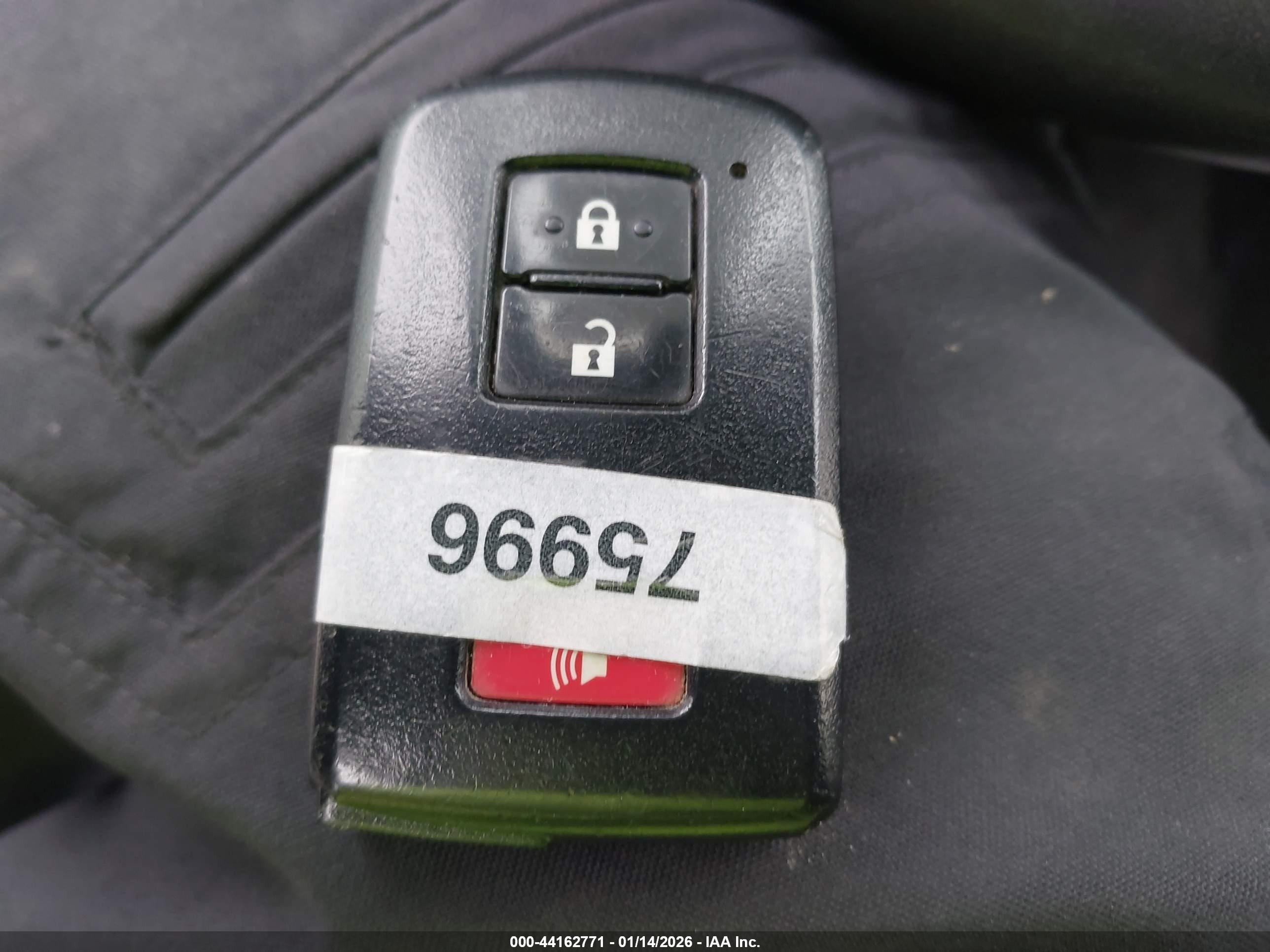 TOYOTA PRIUS image 11