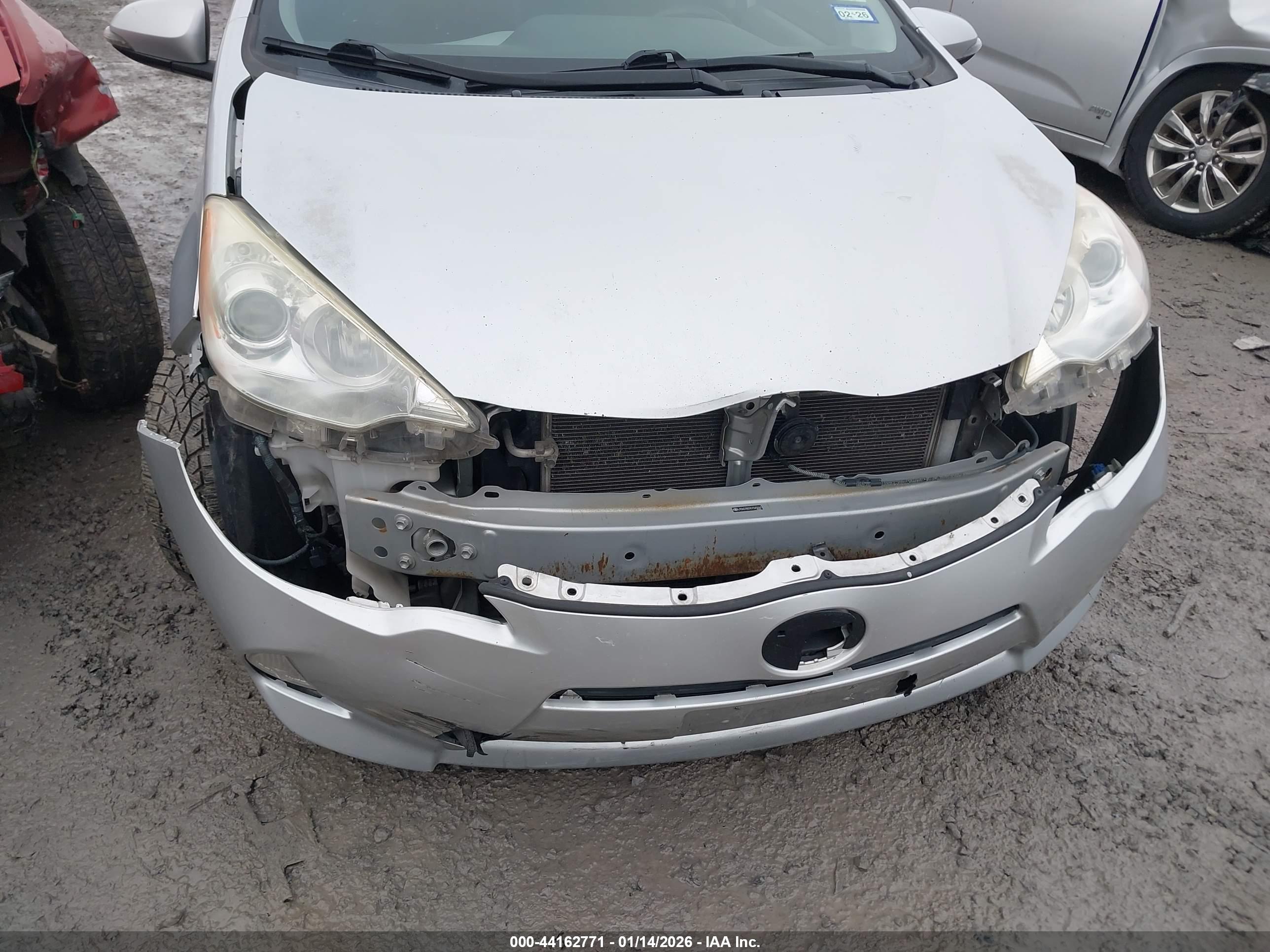 TOYOTA PRIUS image 6